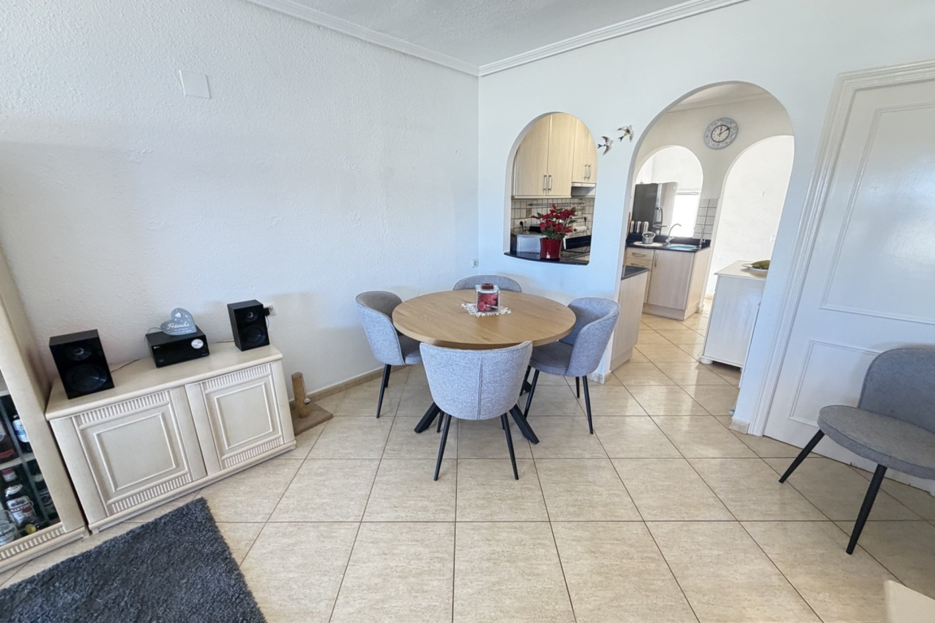 Resale - Townhouse -
San Miguel - San Miguel de Salinas