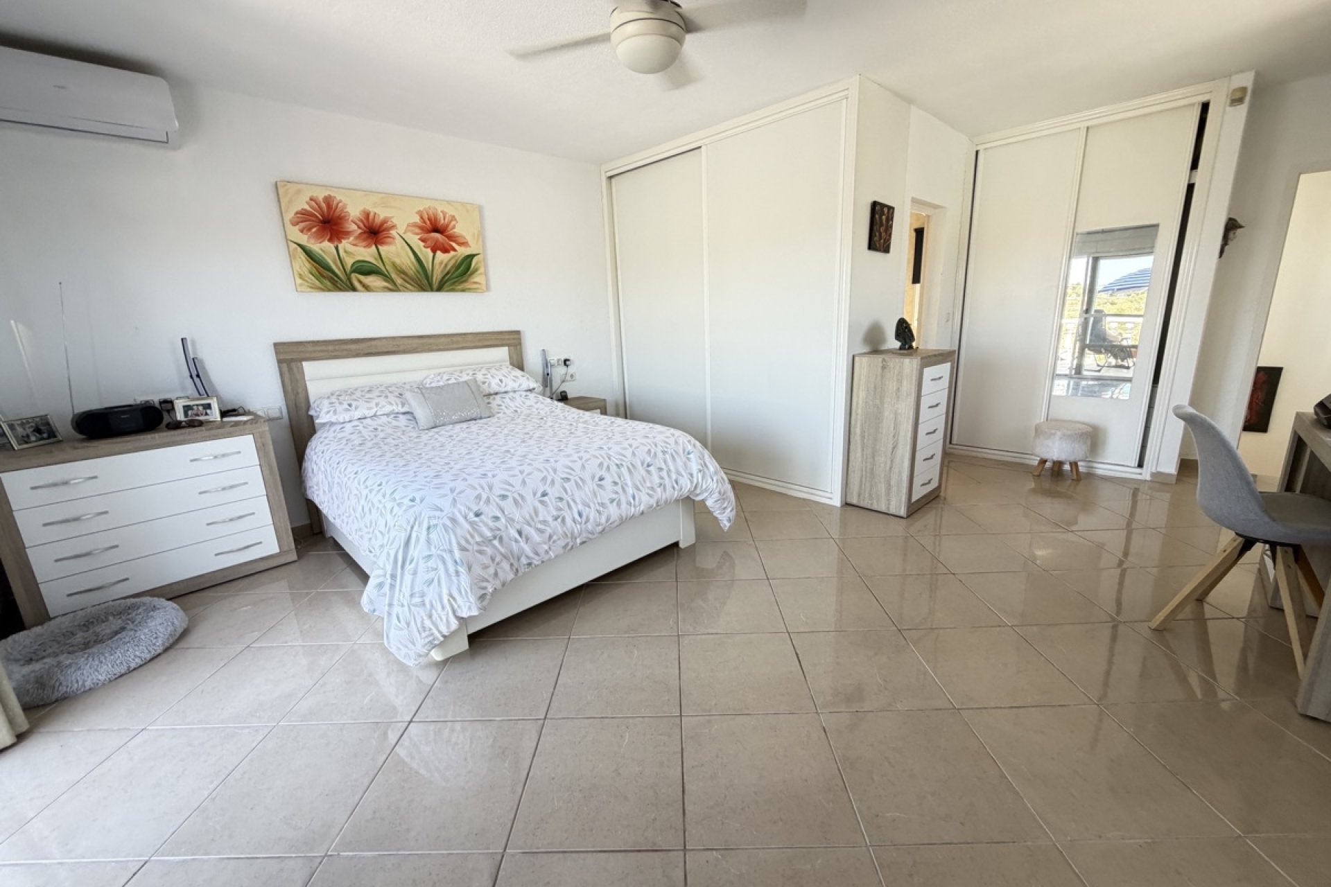 Resale - Townhouse -
San Miguel - San Miguel de Salinas