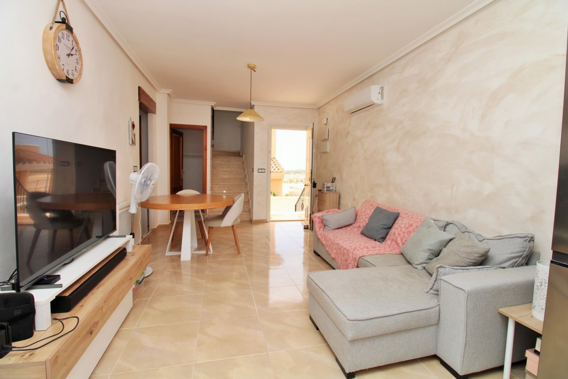 Resale - Townhouse -
San Miguel - San Miguel de Salinas