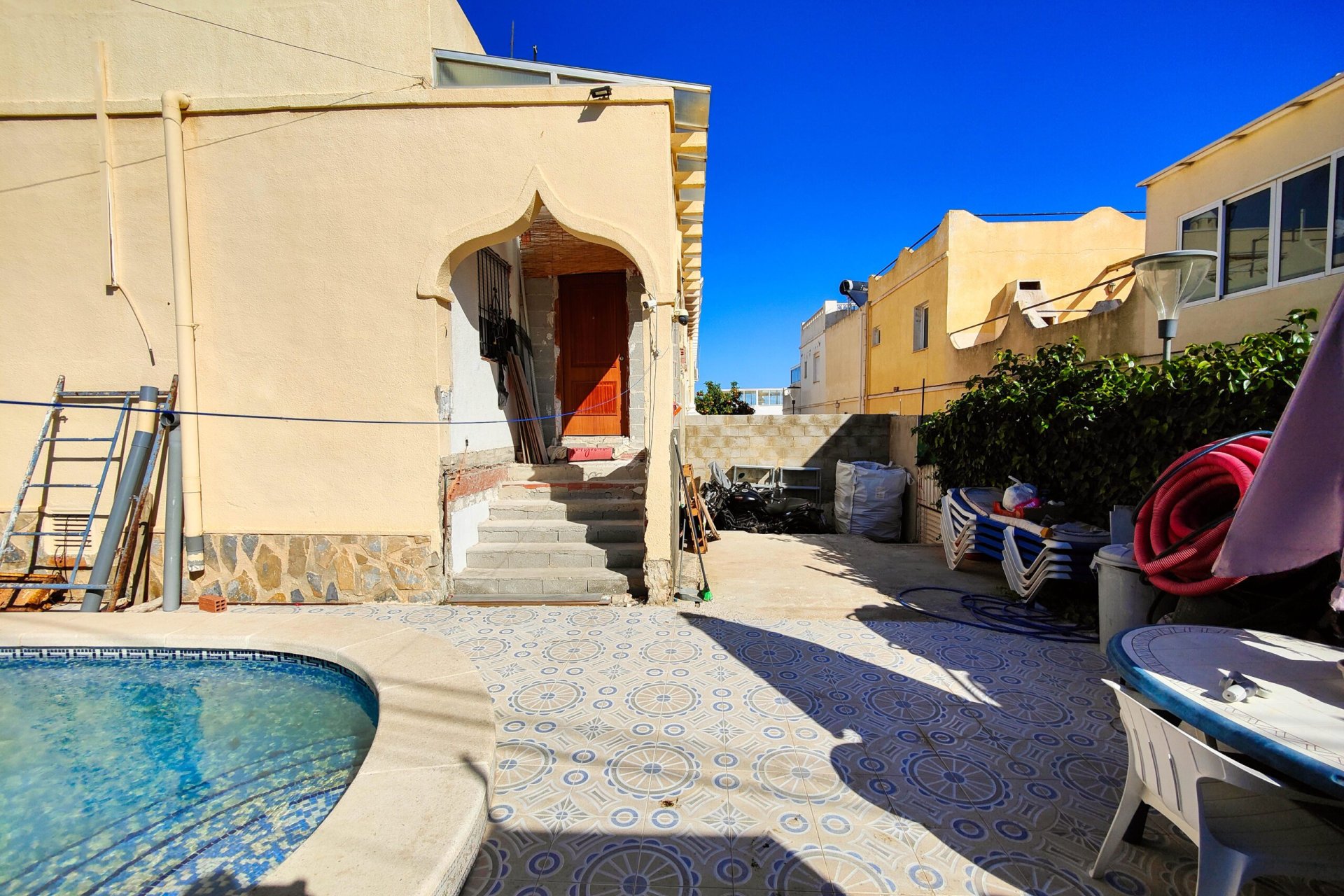 Resale - Townhouse -
San Miguel - San Miguel de Salinas