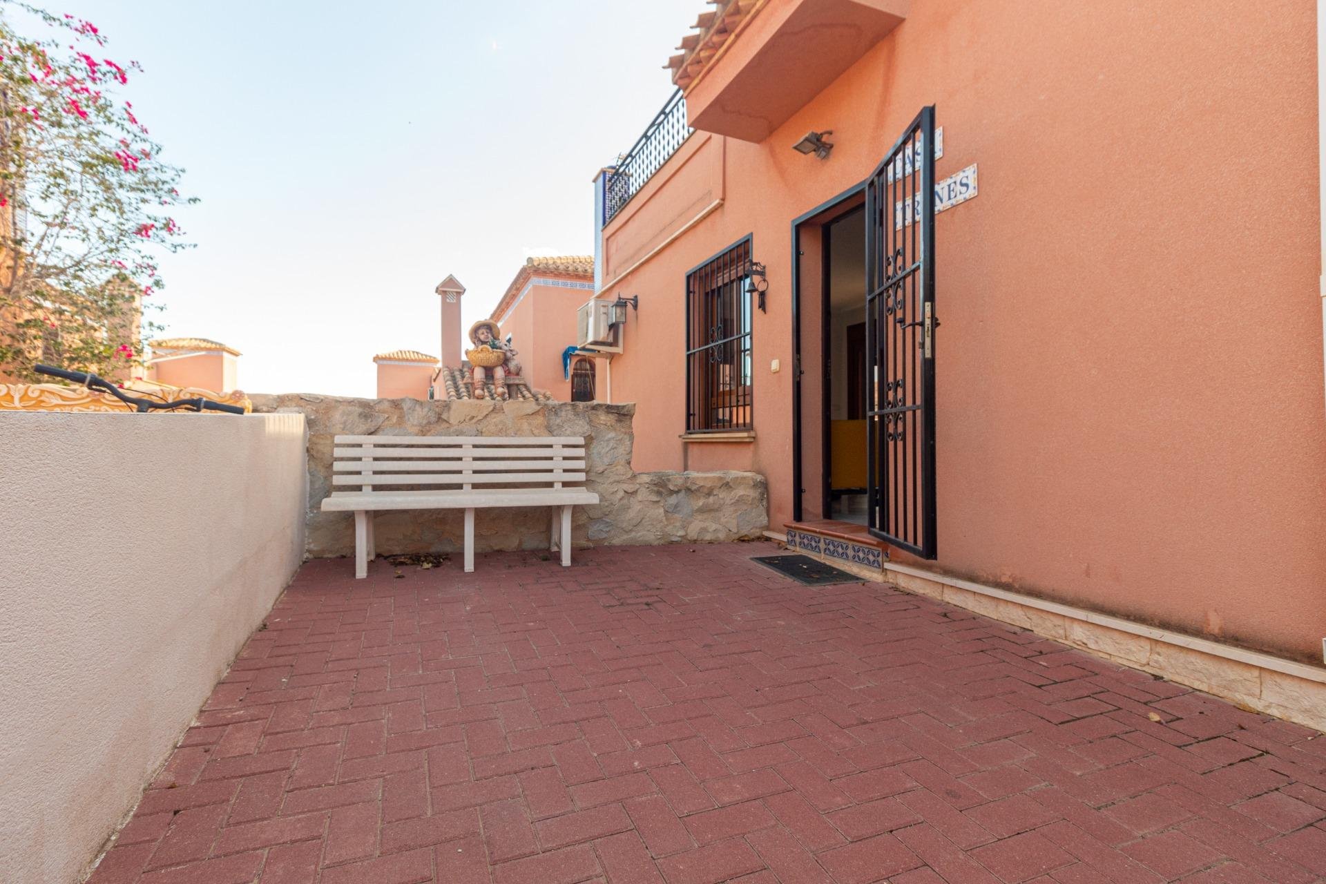 Resale - Townhouse -
San Miguel - San Miguel de Salinas