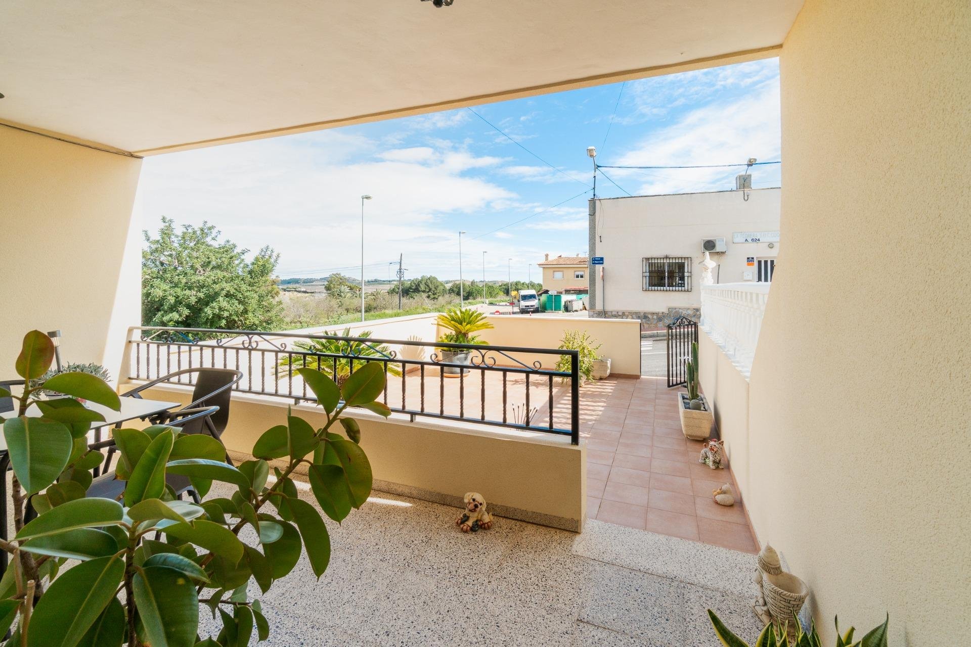 Resale - Townhouse -
San Miguel - Torremendo