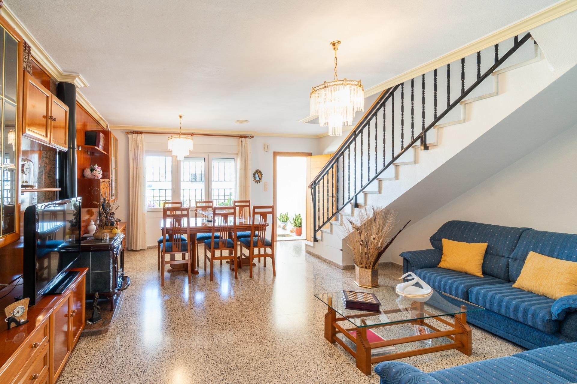 Resale - Townhouse -
San Miguel - Torremendo