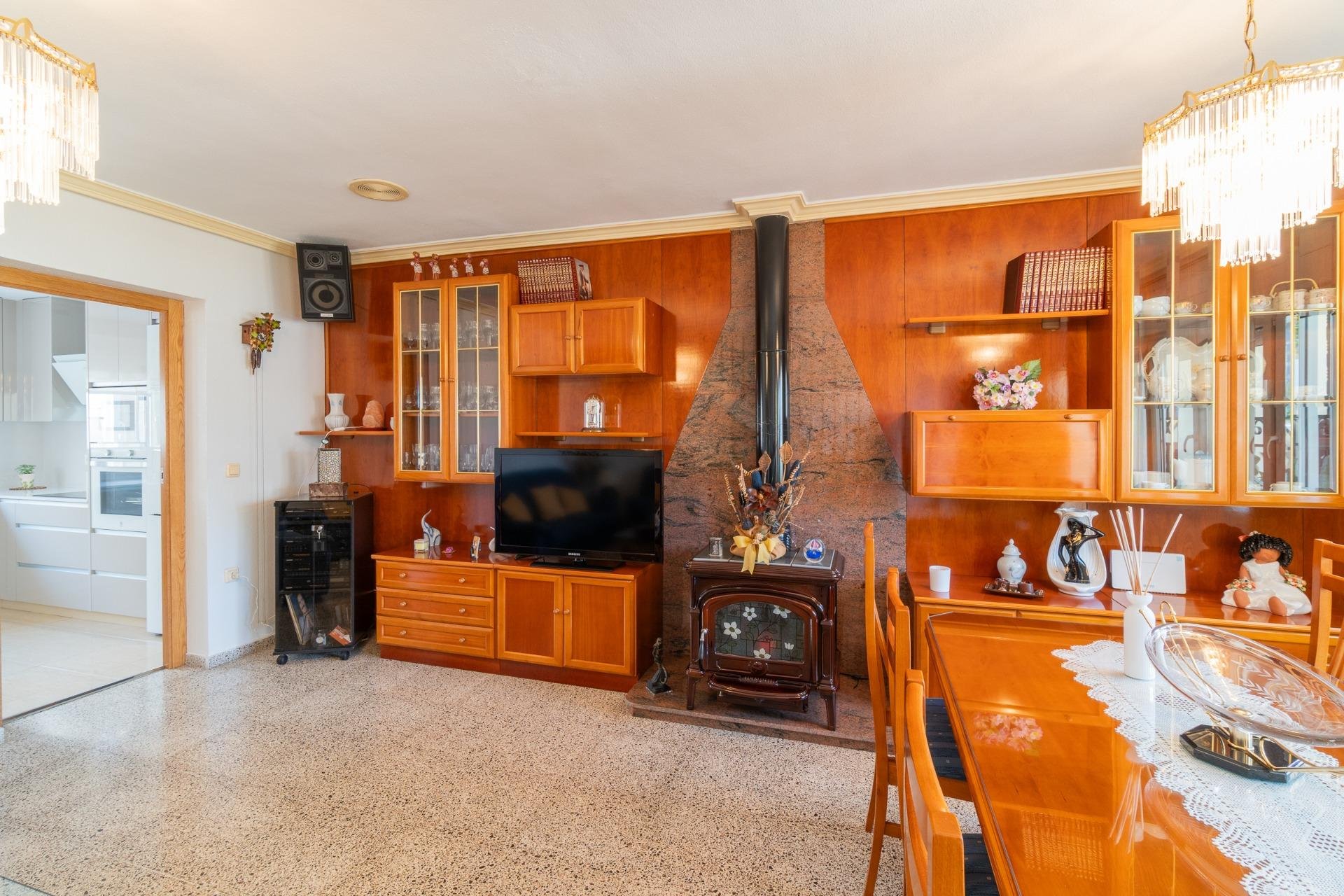 Resale - Townhouse -
San Miguel - Torremendo