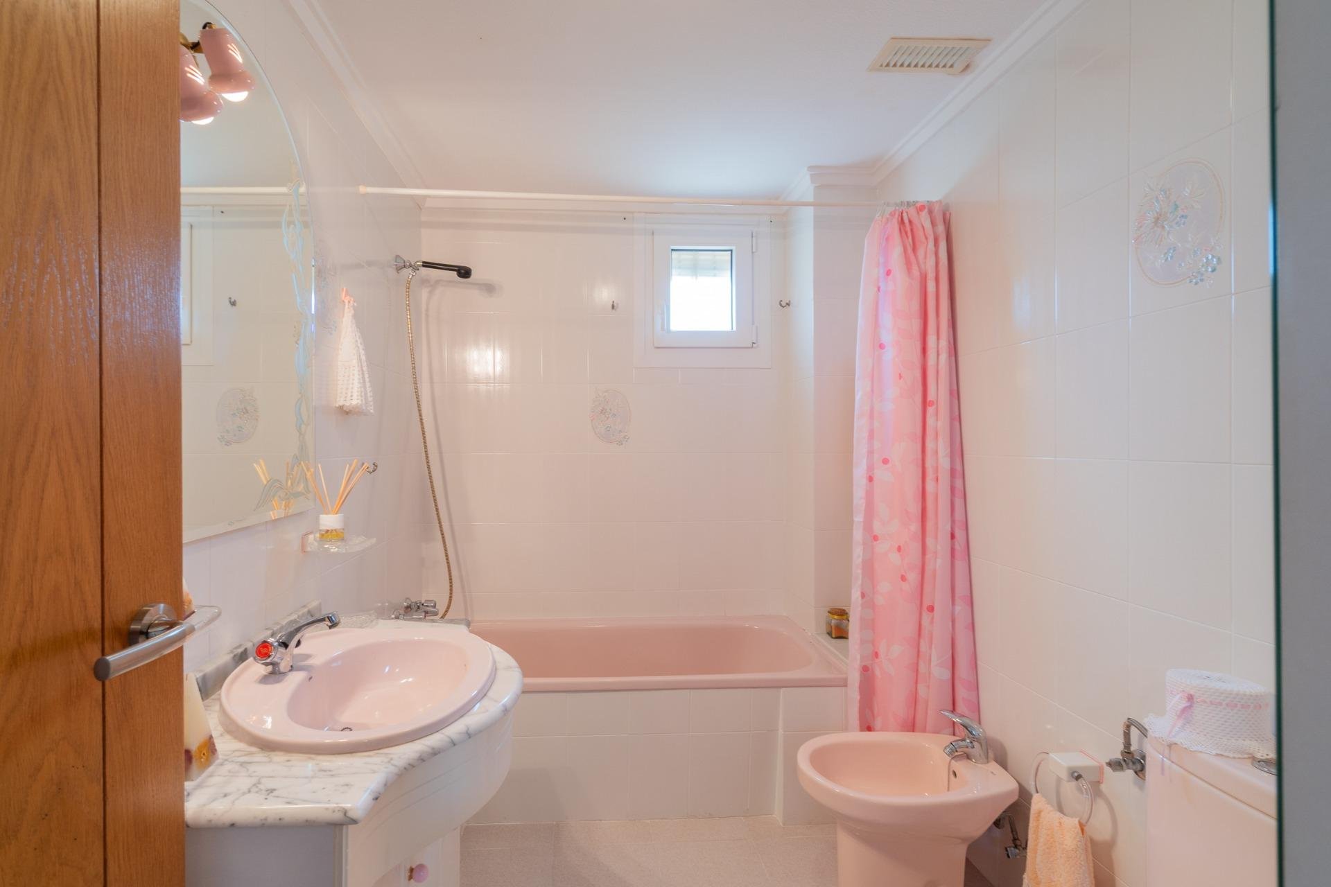 Resale - Townhouse -
San Miguel - Torremendo