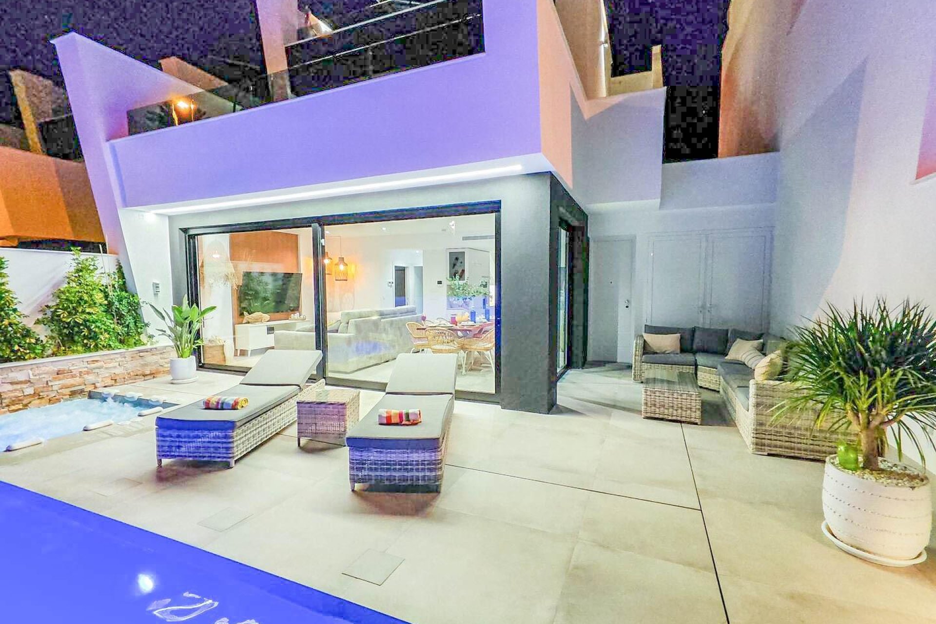 Resale - Townhouse -
Santiago de la Ribera - zona san blas