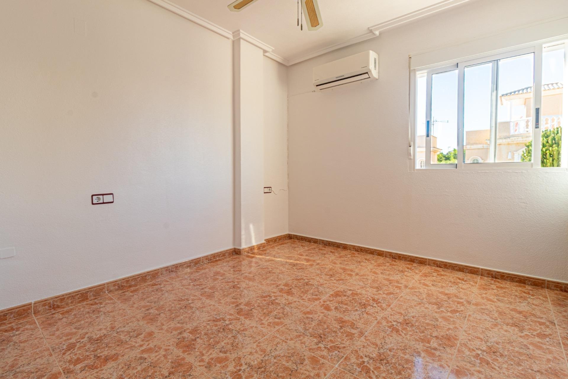 Resale - Townhouse -
Torrevieja - Aguas Nuevas