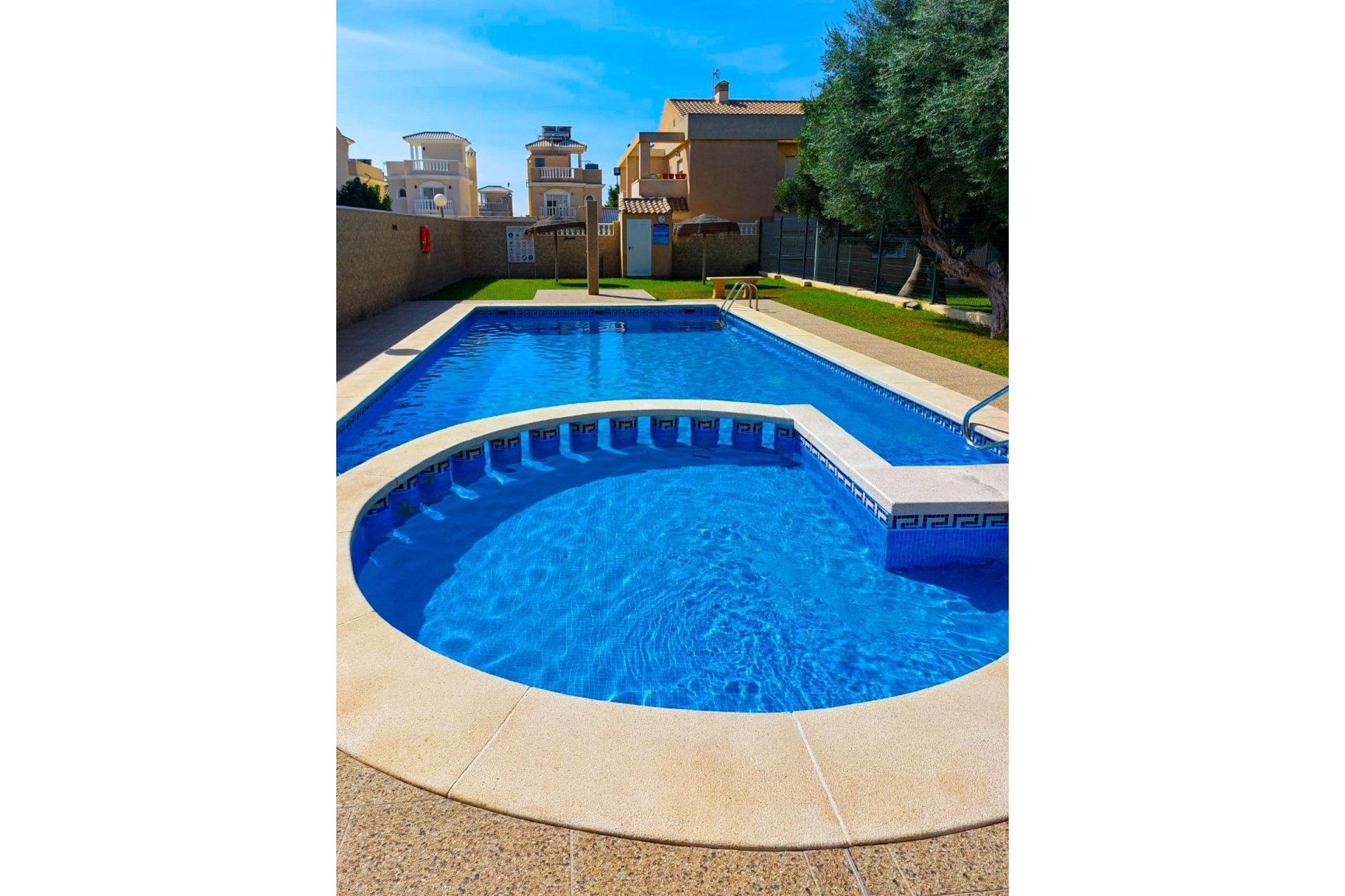 Resale - Townhouse -
Torrevieja - Aguas Nuevas