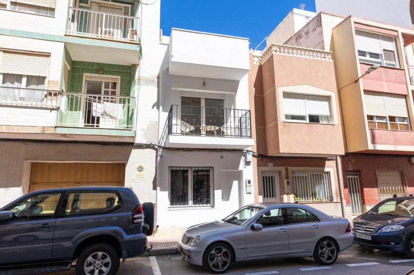 Resale - Townhouse -
Torrevieja - Centro - Muelle Pesquero