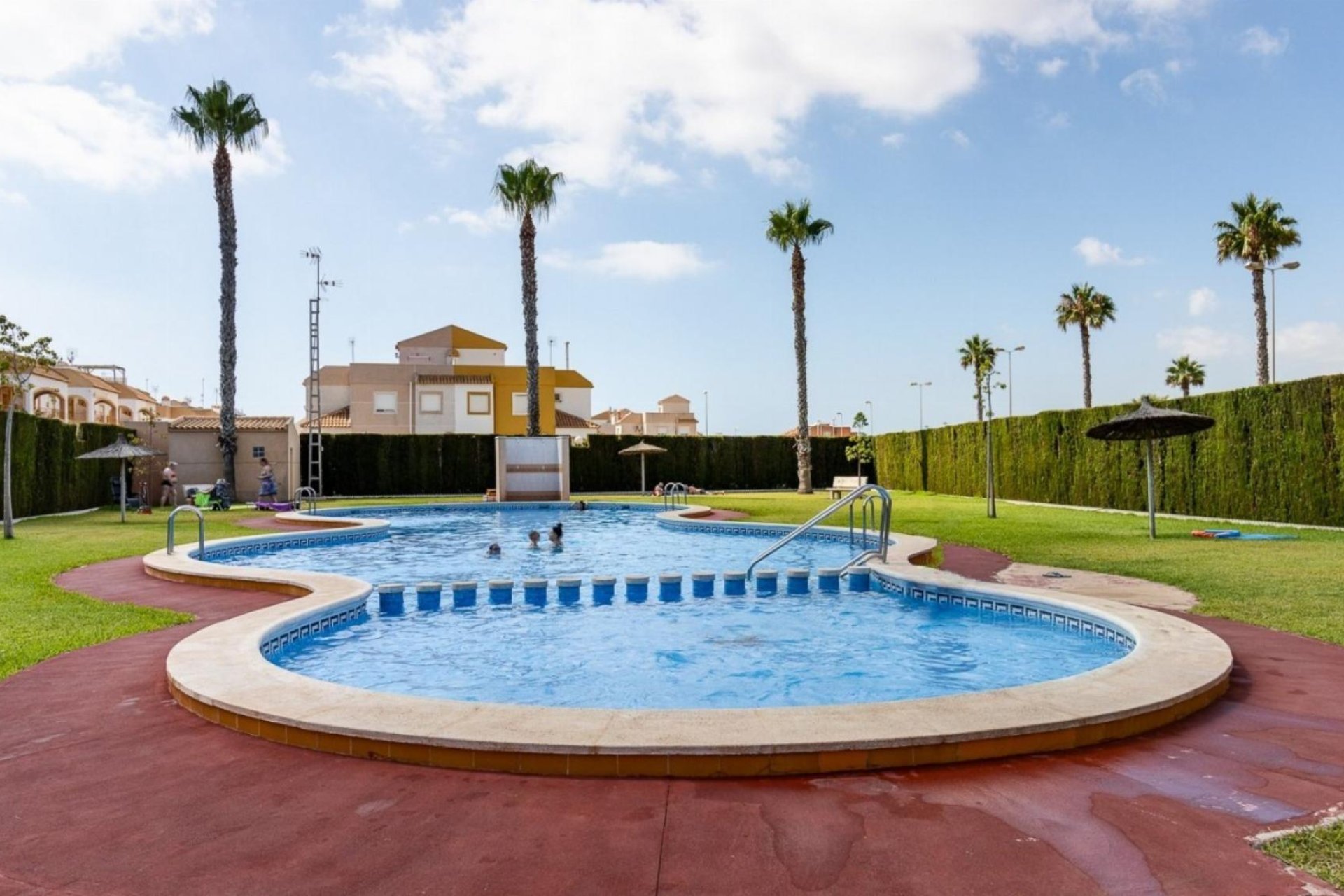 Resale - Townhouse -
Torrevieja - El limonar