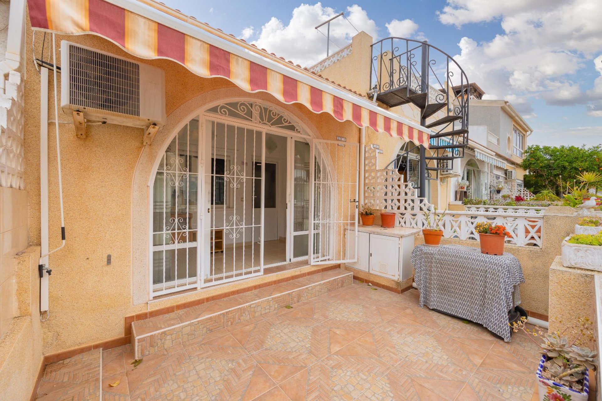 Resale - Townhouse -
Torrevieja