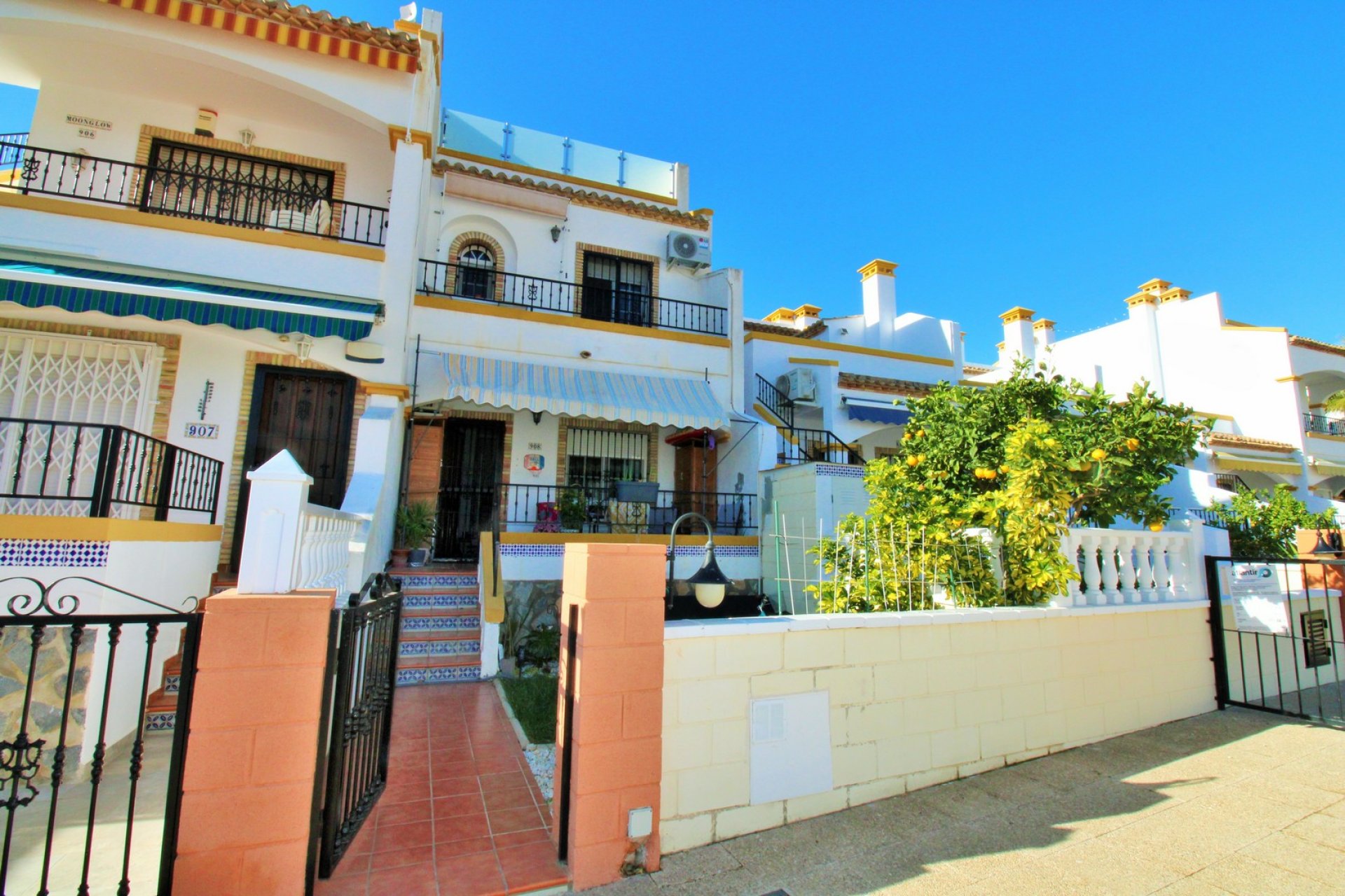 Resale - Townhouse -
Villamartin - Los Dolses