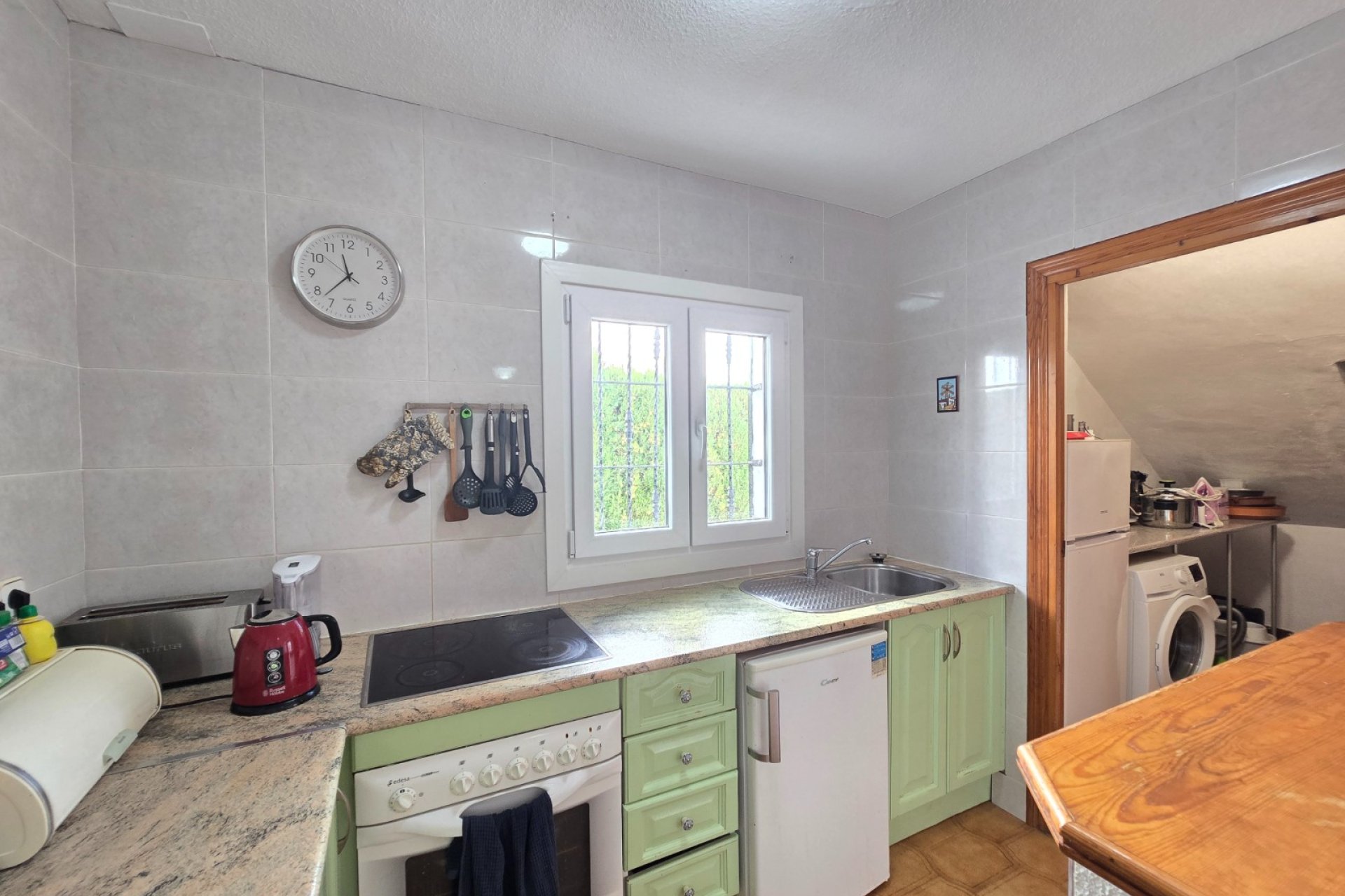 Resale - Townhouse * -
Villamartin * - Los Dolses *