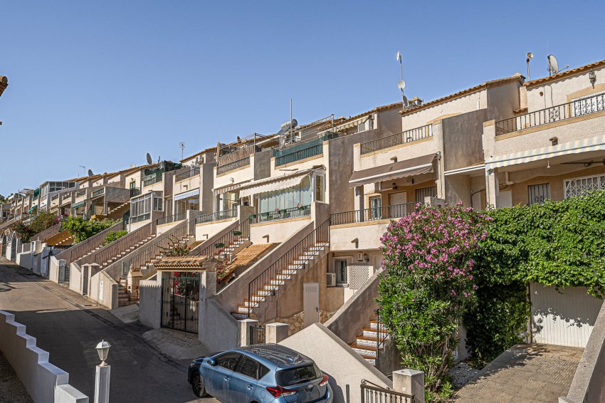 Resale - Townhouse -
Villamartin - Montegolf