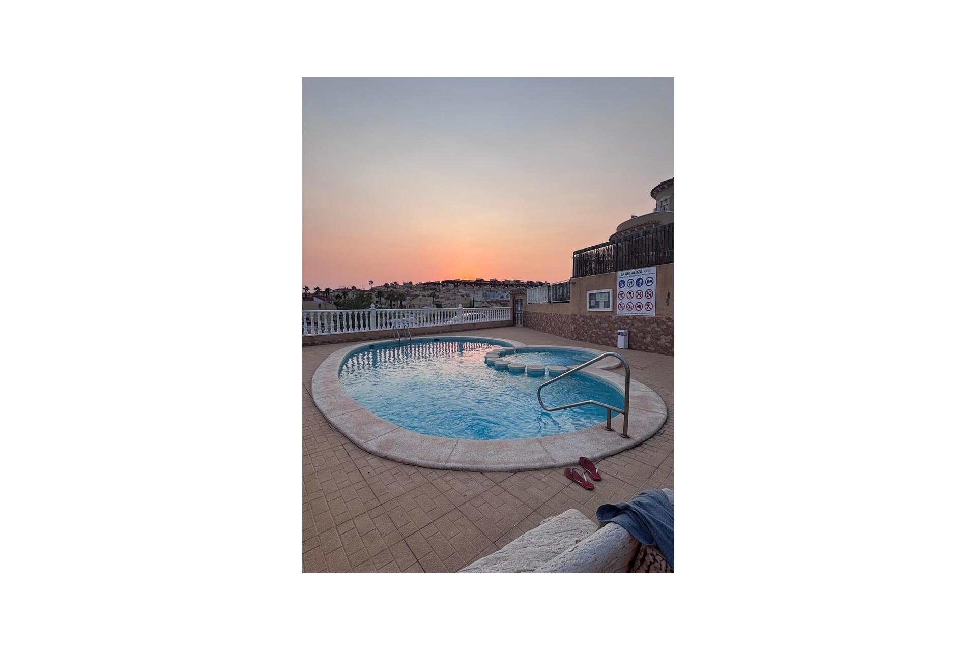 Resale - Townhouse -
Villamartin - Orihuela Costa