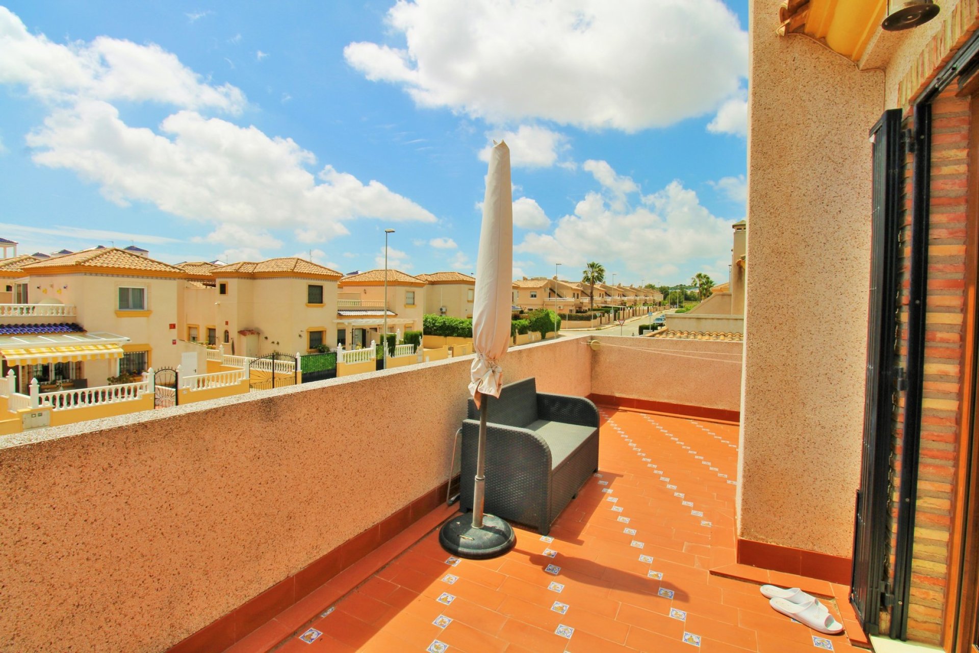 Resale - Townhouse -
Villamartin - PAU 8