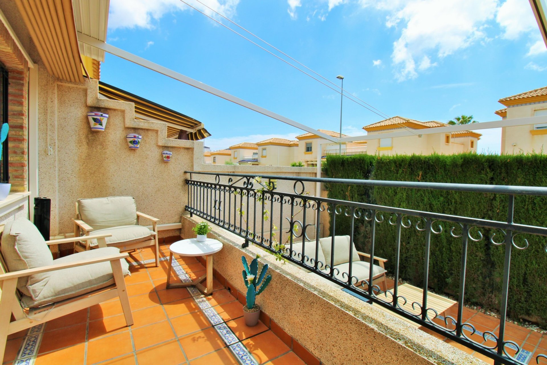 Resale - Townhouse -
Villamartin - PAU 8