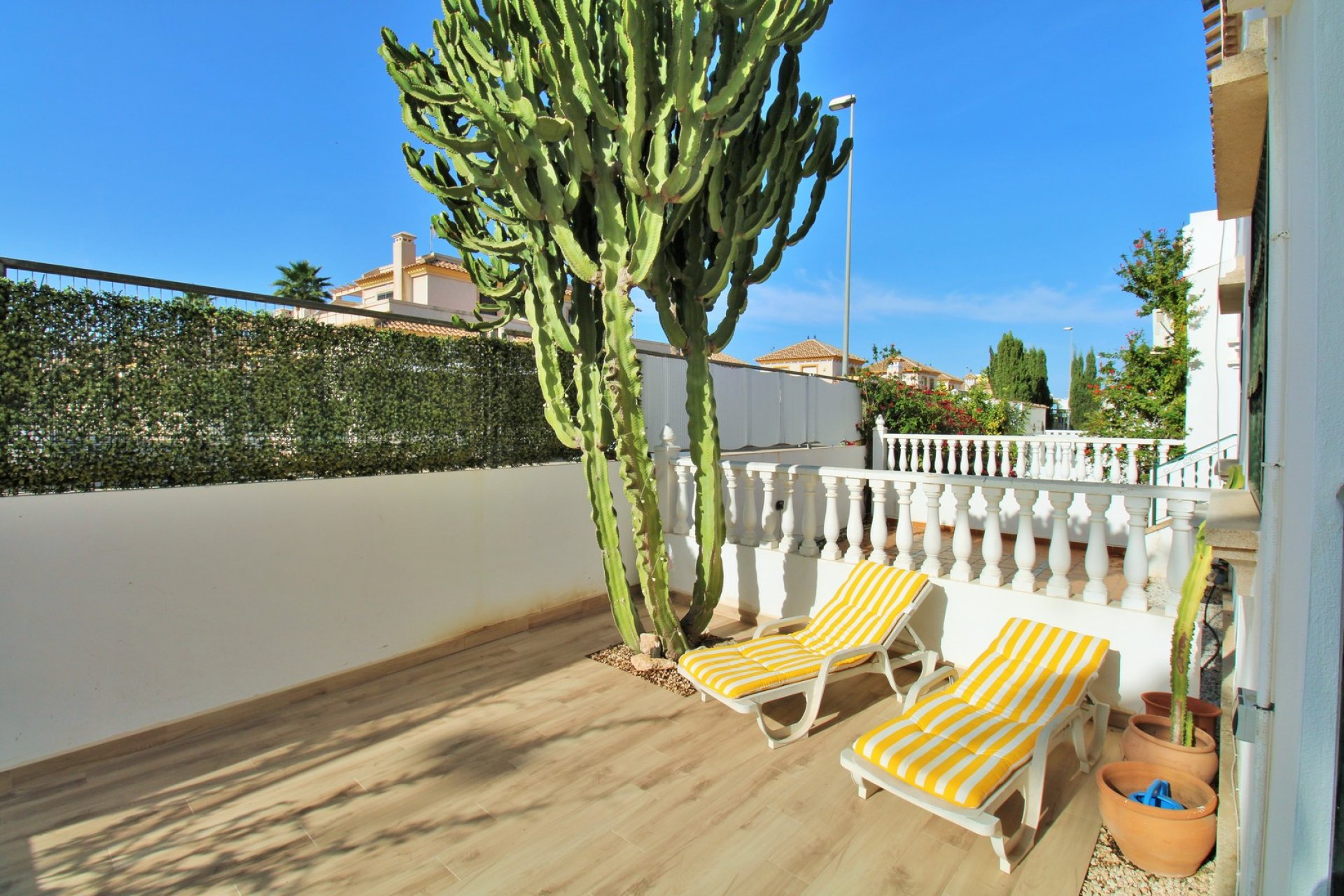 Resale - Townhouse -
Villamartin - PAU 8