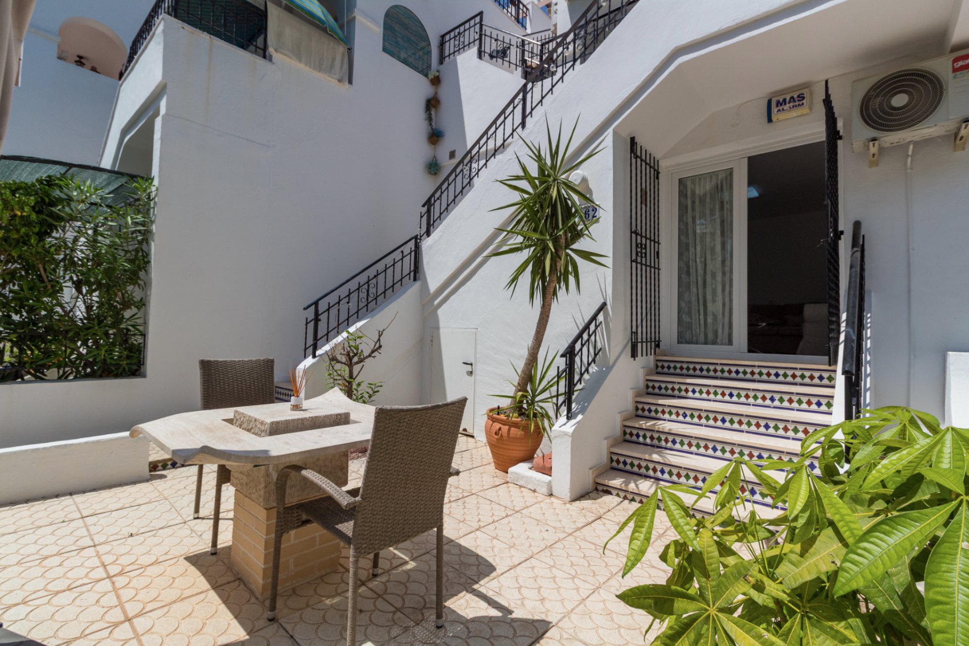 Resale - Townhouse -
Villamartin - Verdemar
