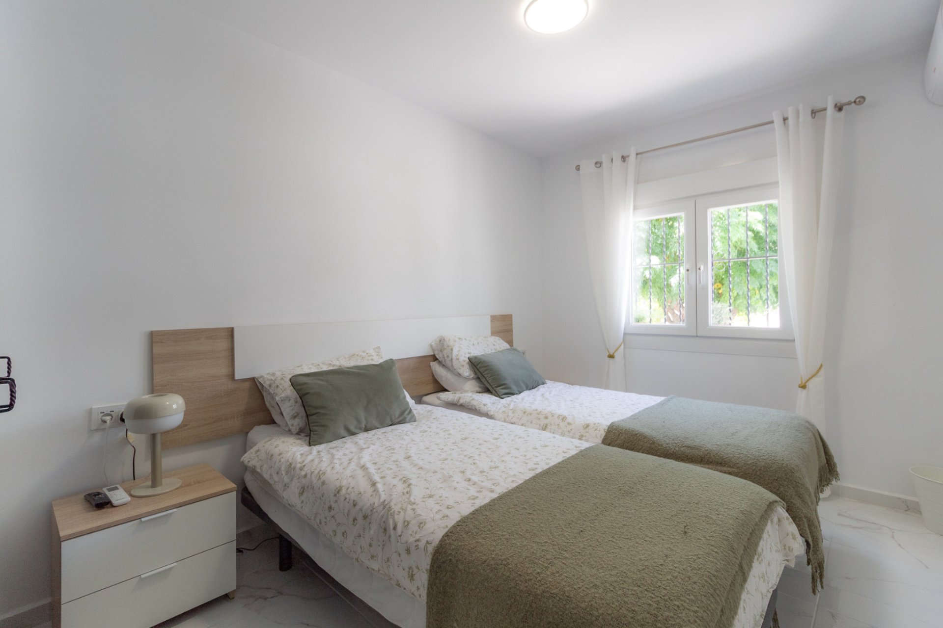Resale - Townhouse -
Villamartin - Verdemar