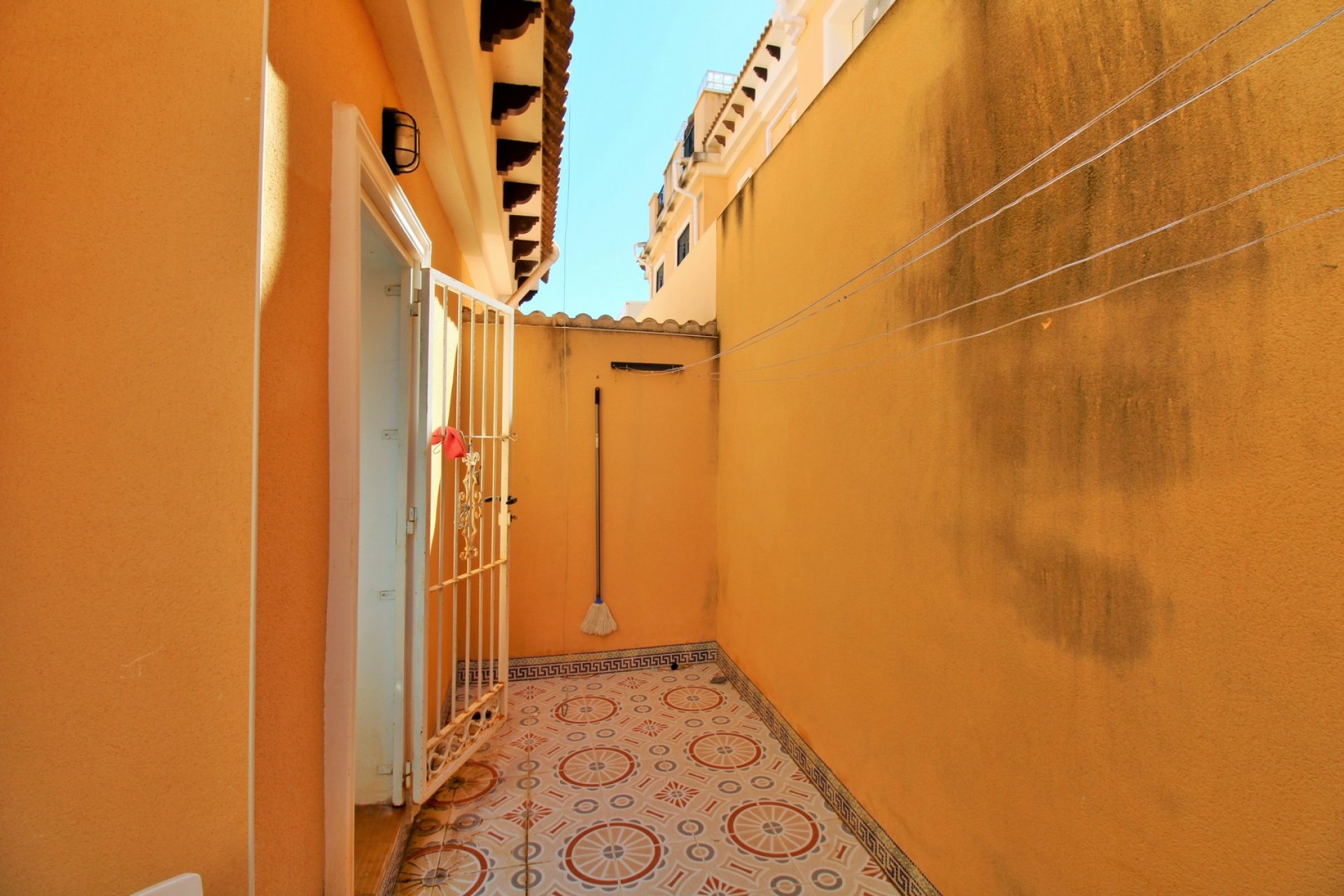 Resale - Townhouse -
Villamartin - Villamartín