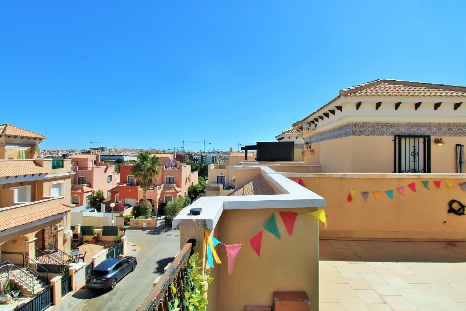 Resale - Townhouse -
Villamartin - Villamartín