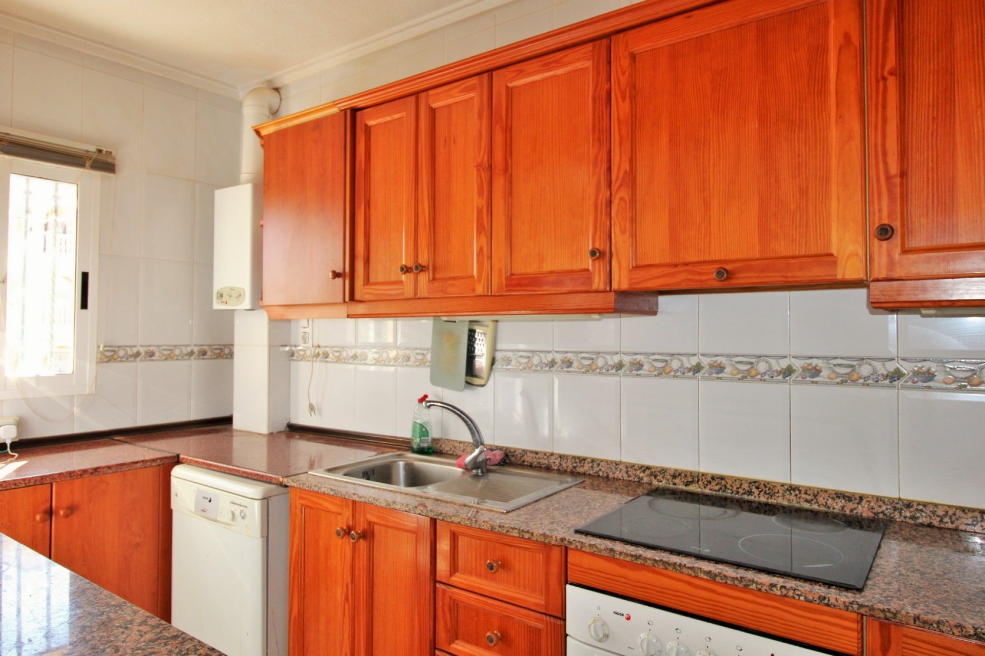 Resale - Townhouse -
Villamartin - Villamartín