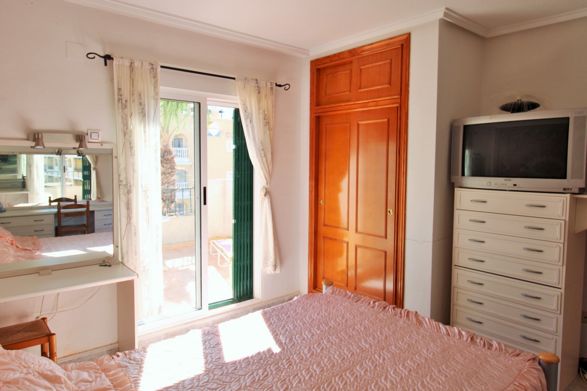 Resale - Townhouse -
Villamartin - Villamartín