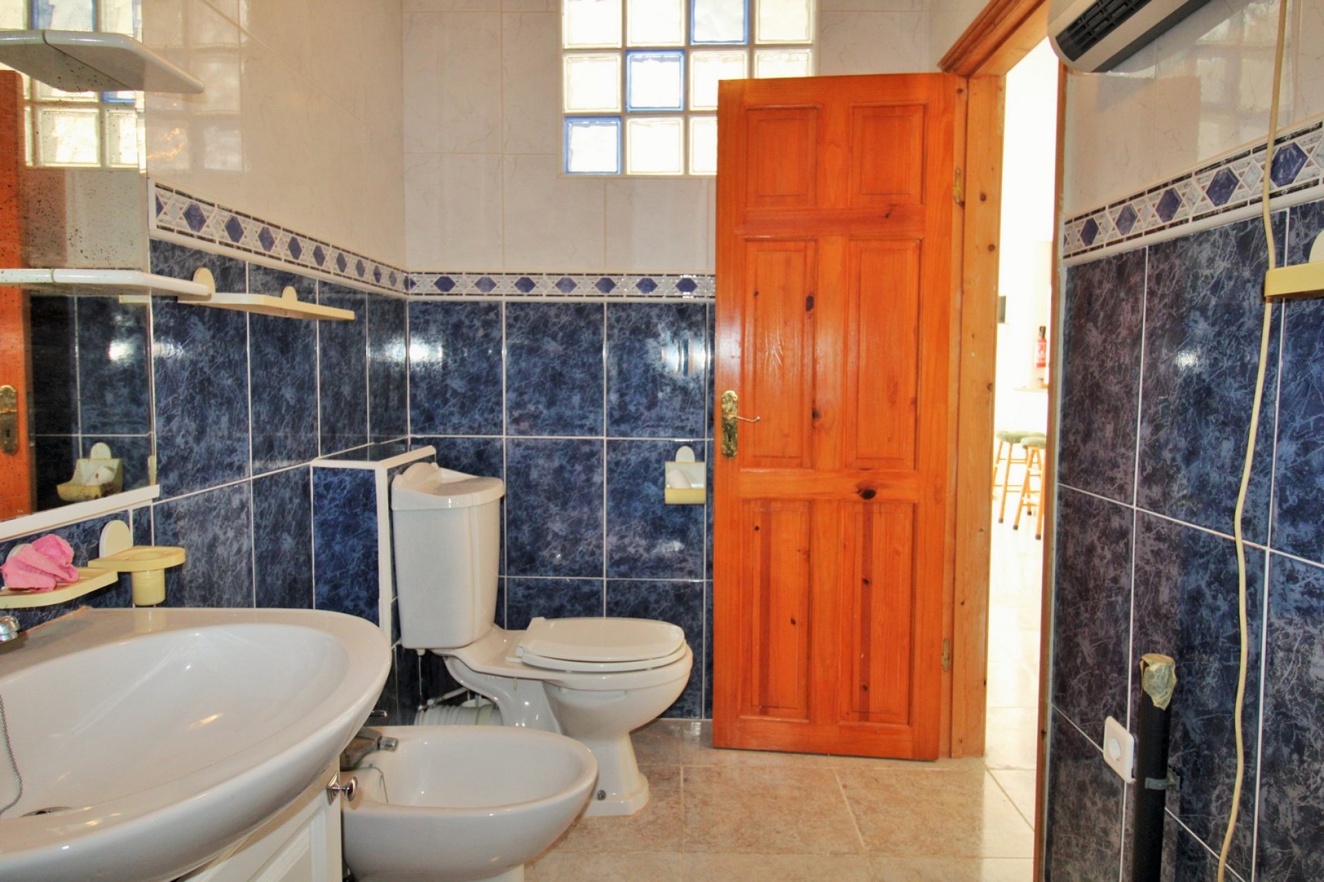 Resale - Townhouse -
Villamartin - Villamartín