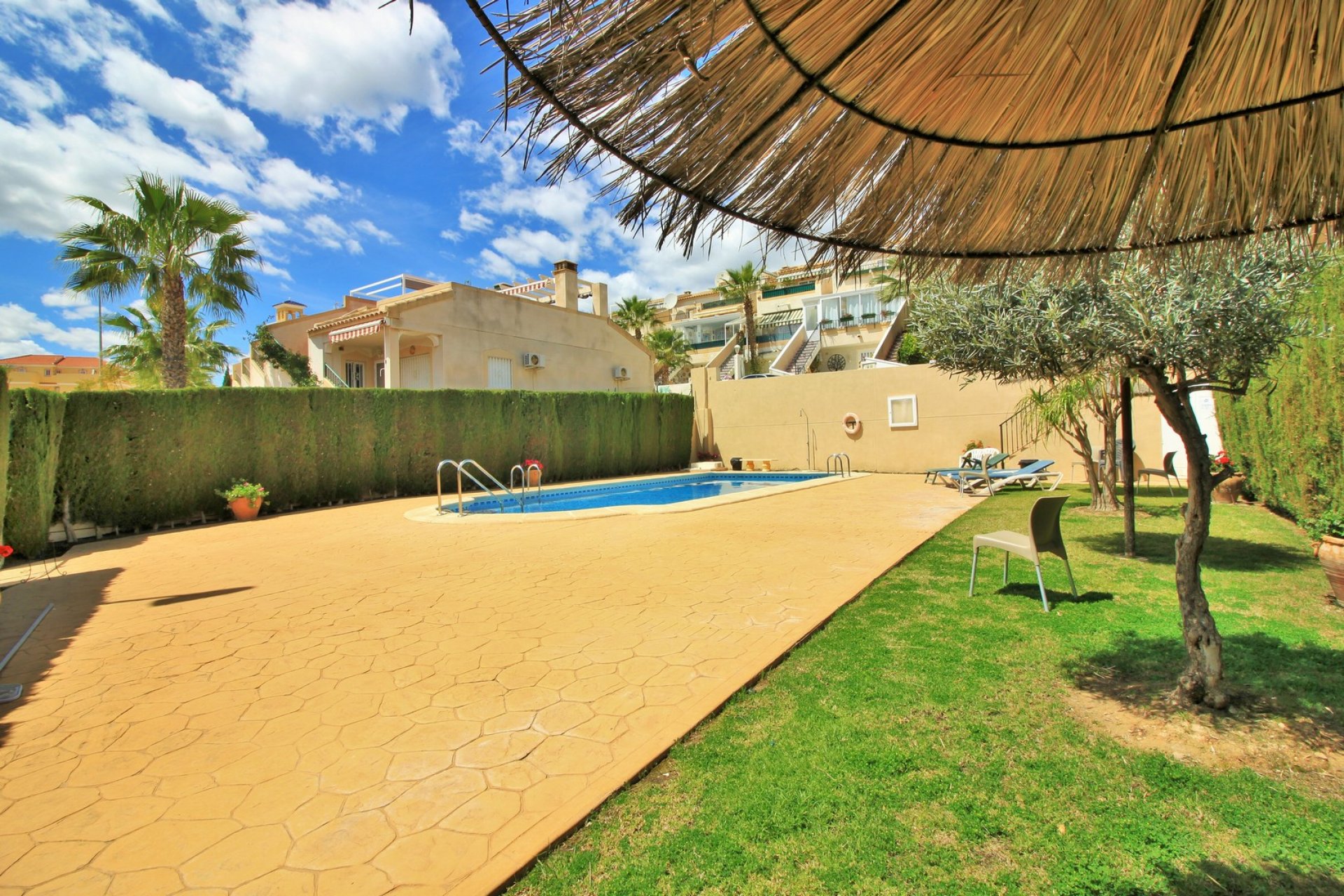 Resale - Townhouse -
Villamartin - Villamartín