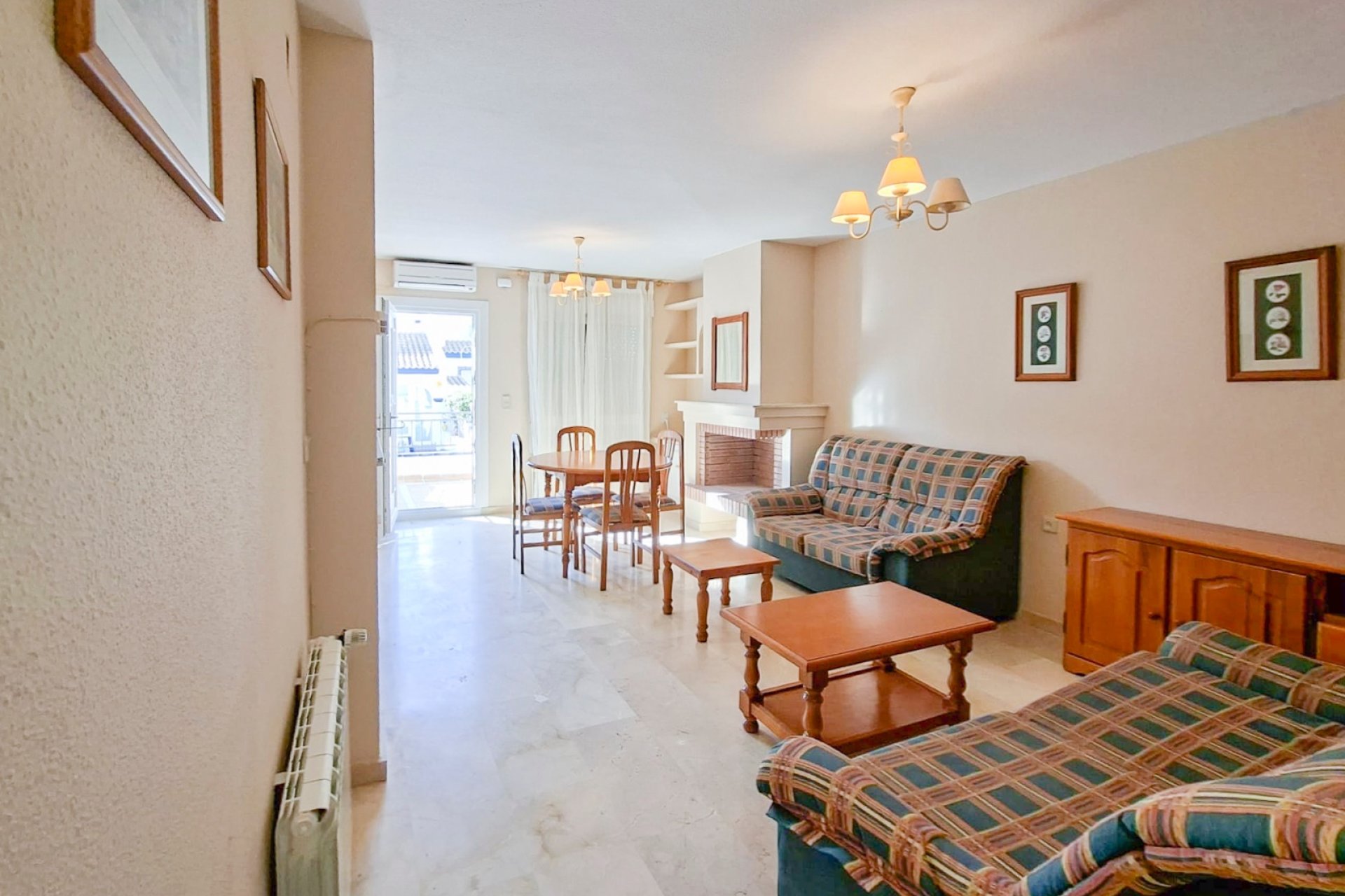 Resale - Townhouse -
Villamartin - Villamartín