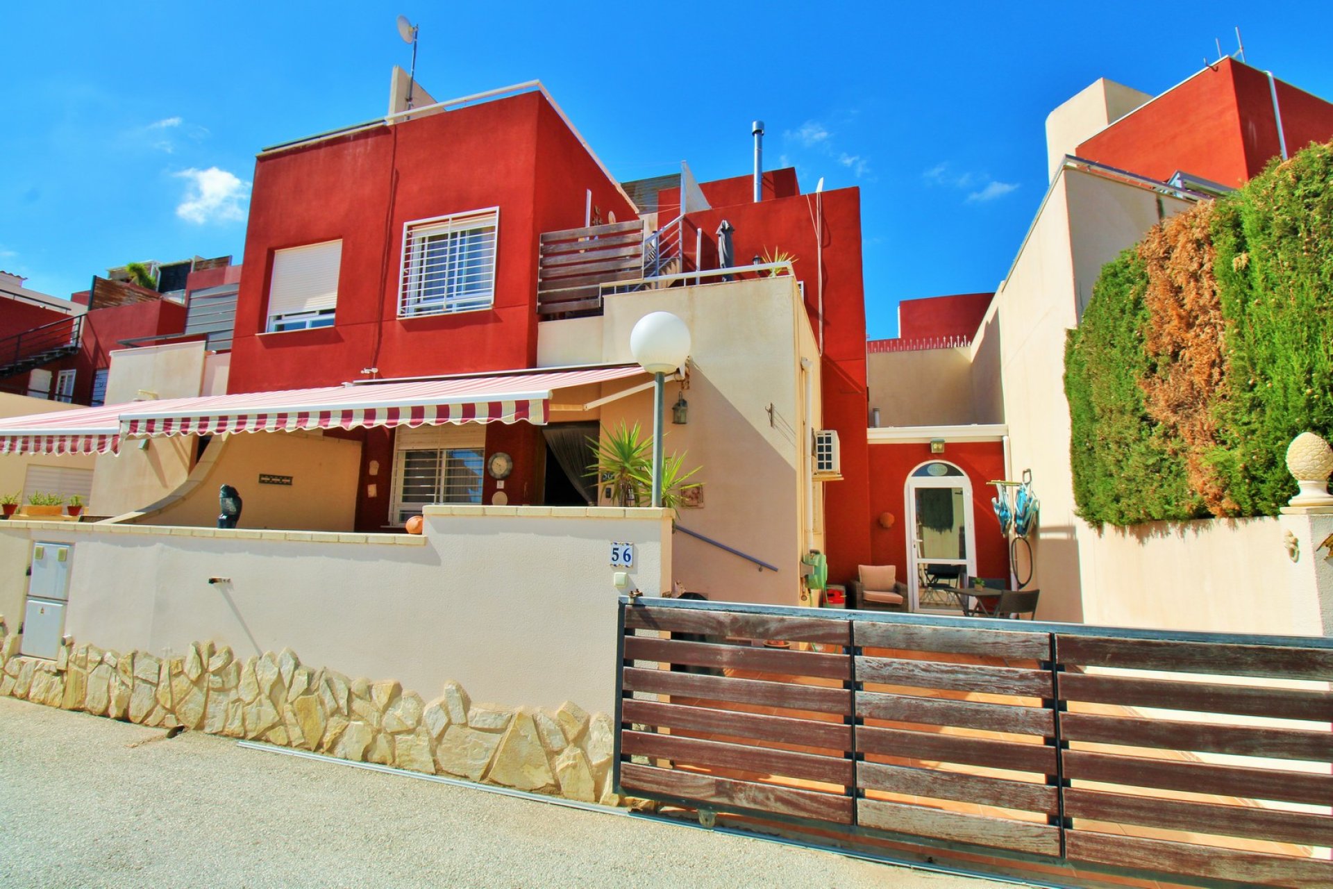 Resale - Townhouse -
Villamartin - Villamartín