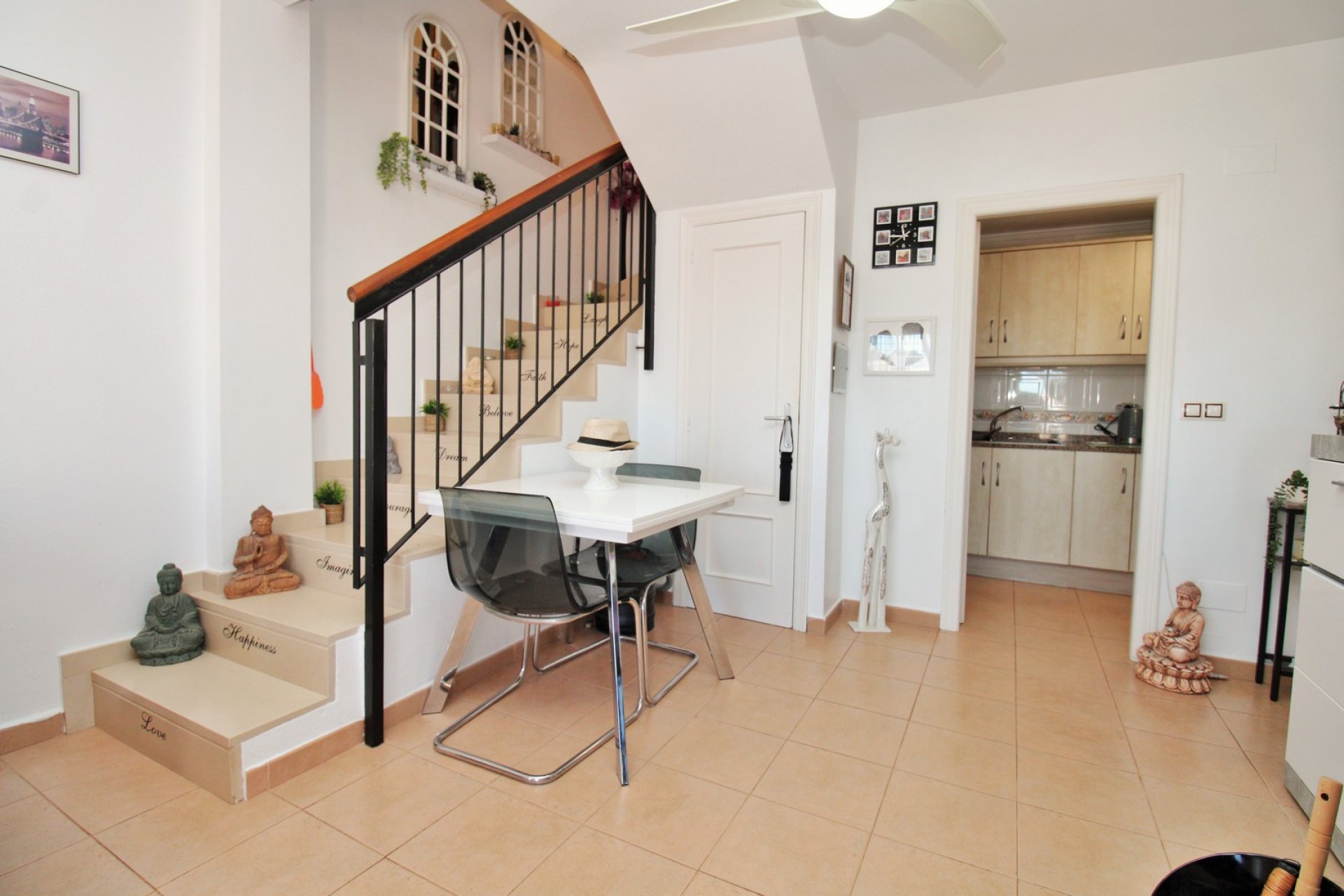 Resale - Townhouse -
Villamartin - Villamartín