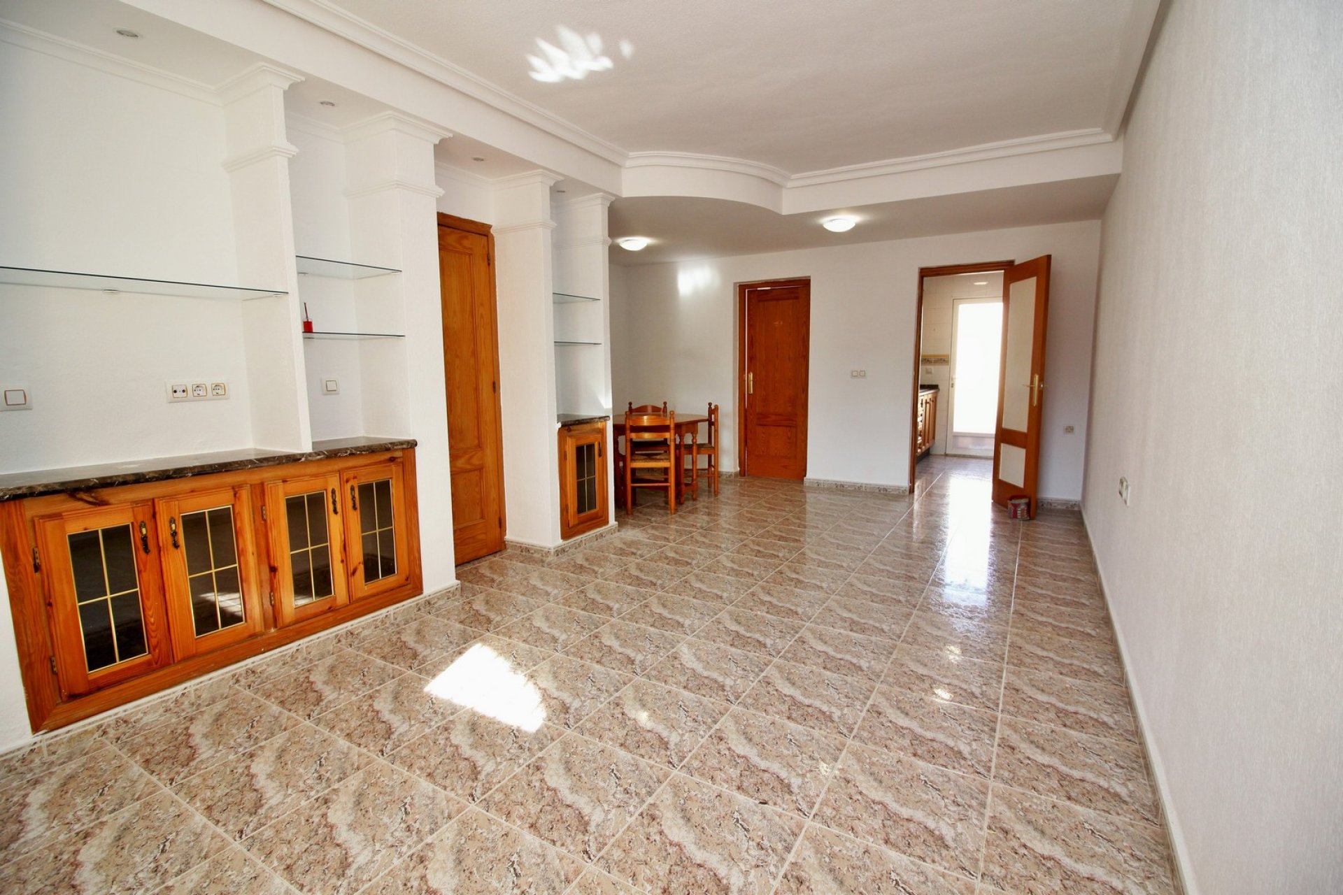 Resale - Townhouse -
Villamartin - Villamartín