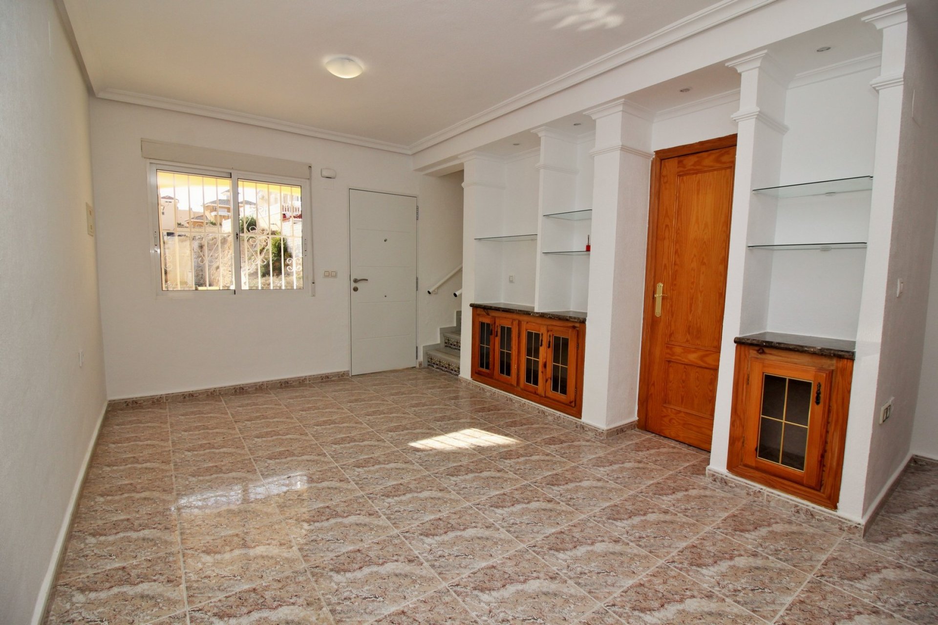 Resale - Townhouse -
Villamartin - Villamartín