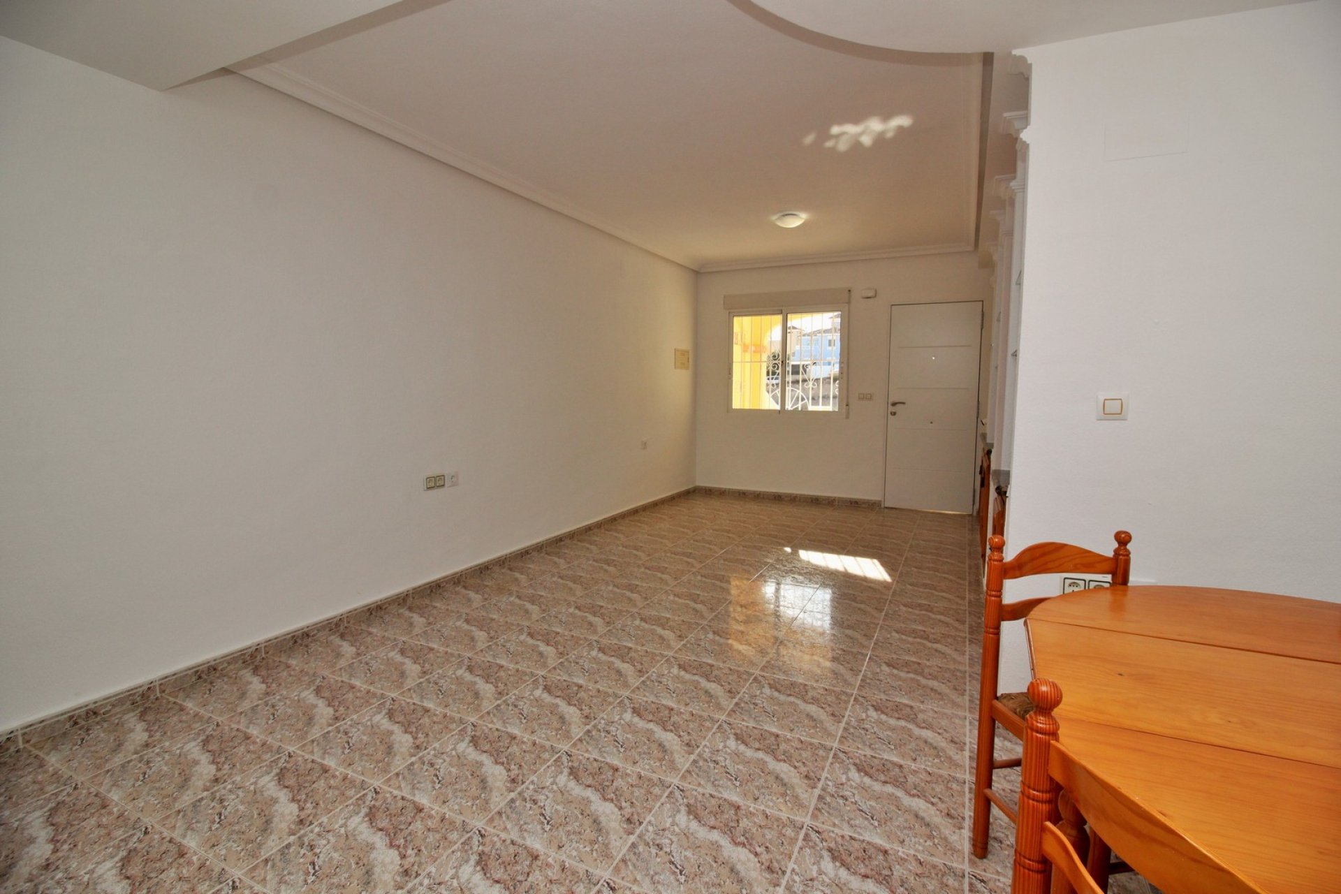 Resale - Townhouse -
Villamartin - Villamartín