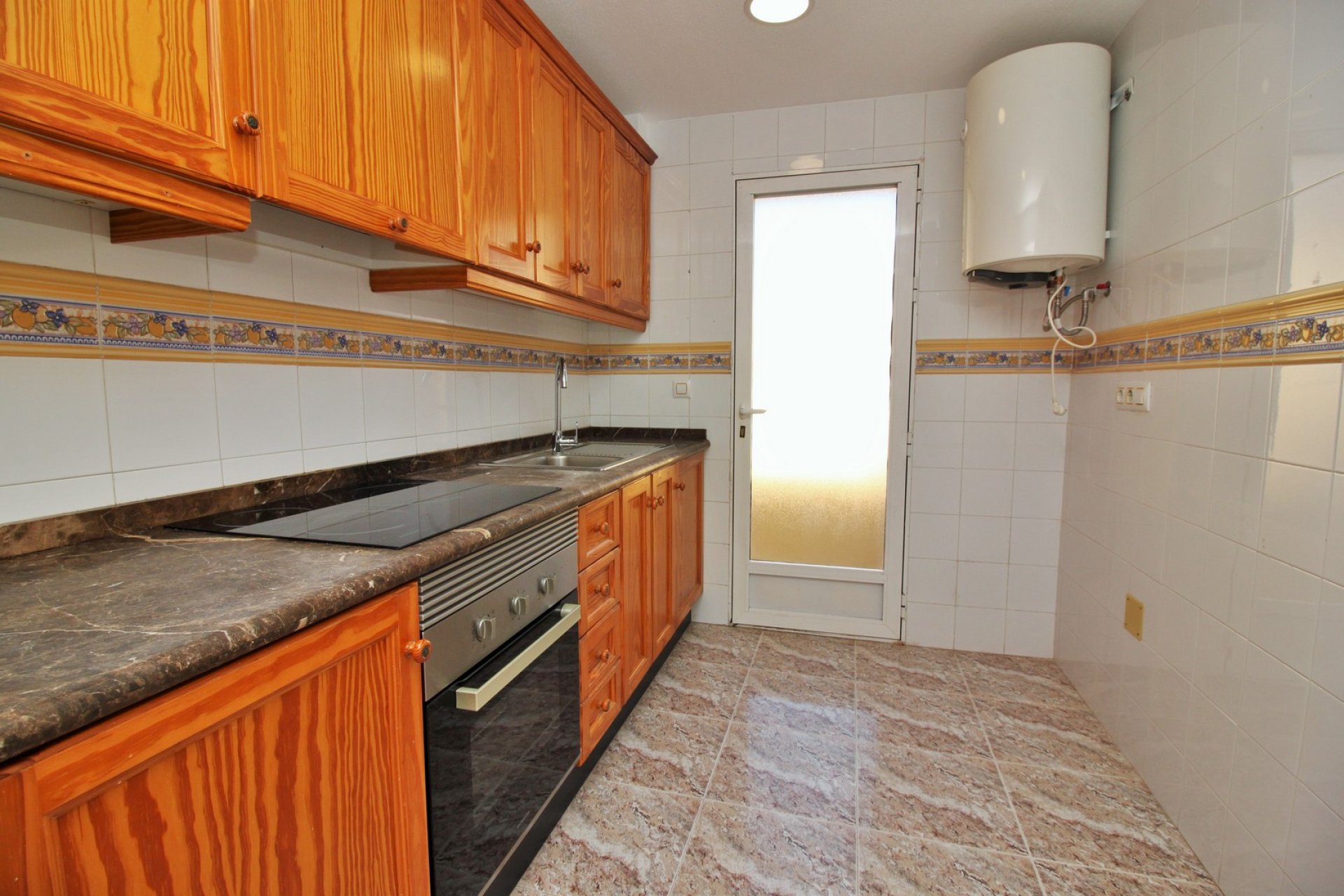 Resale - Townhouse -
Villamartin - Villamartín