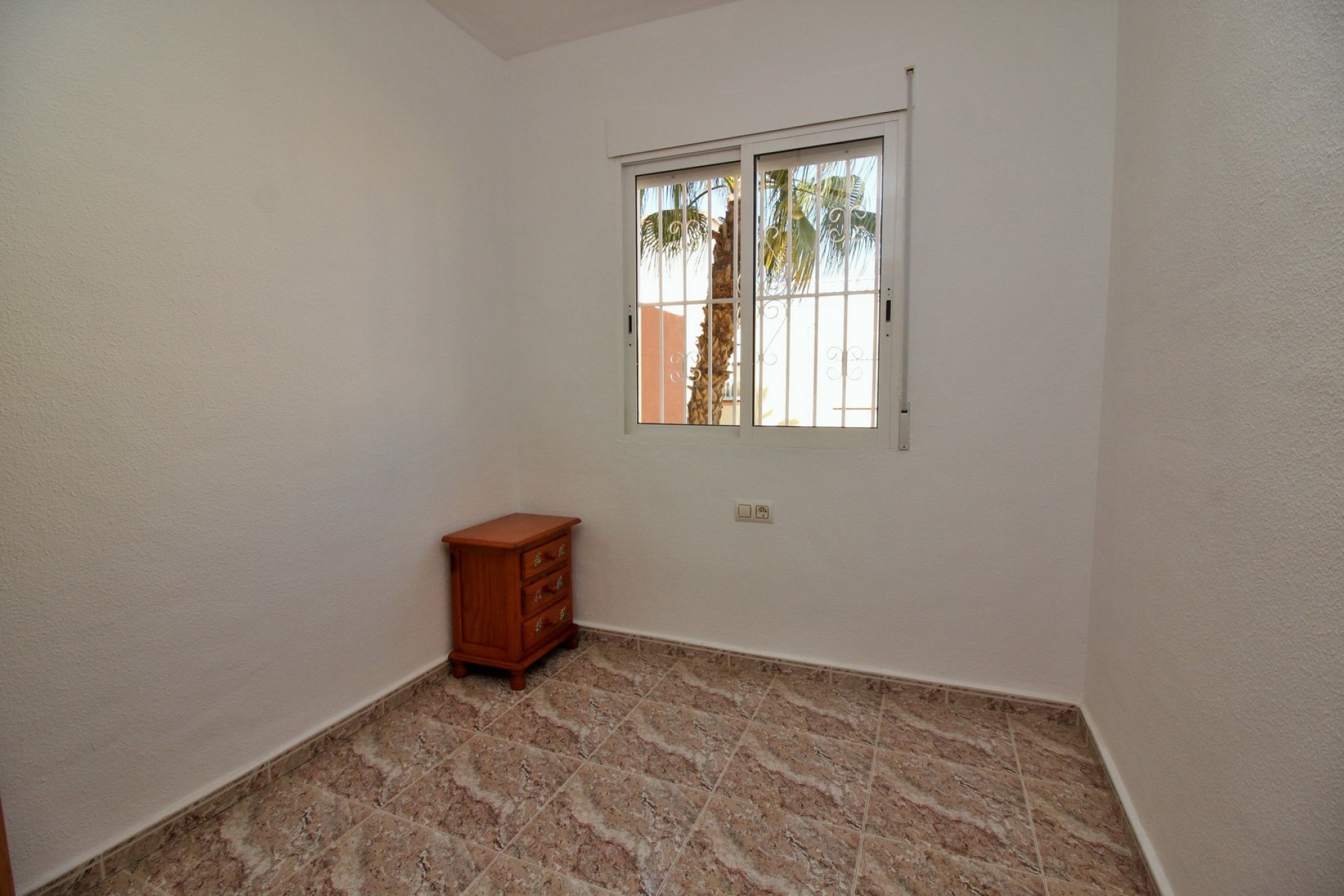 Resale - Townhouse -
Villamartin - Villamartín