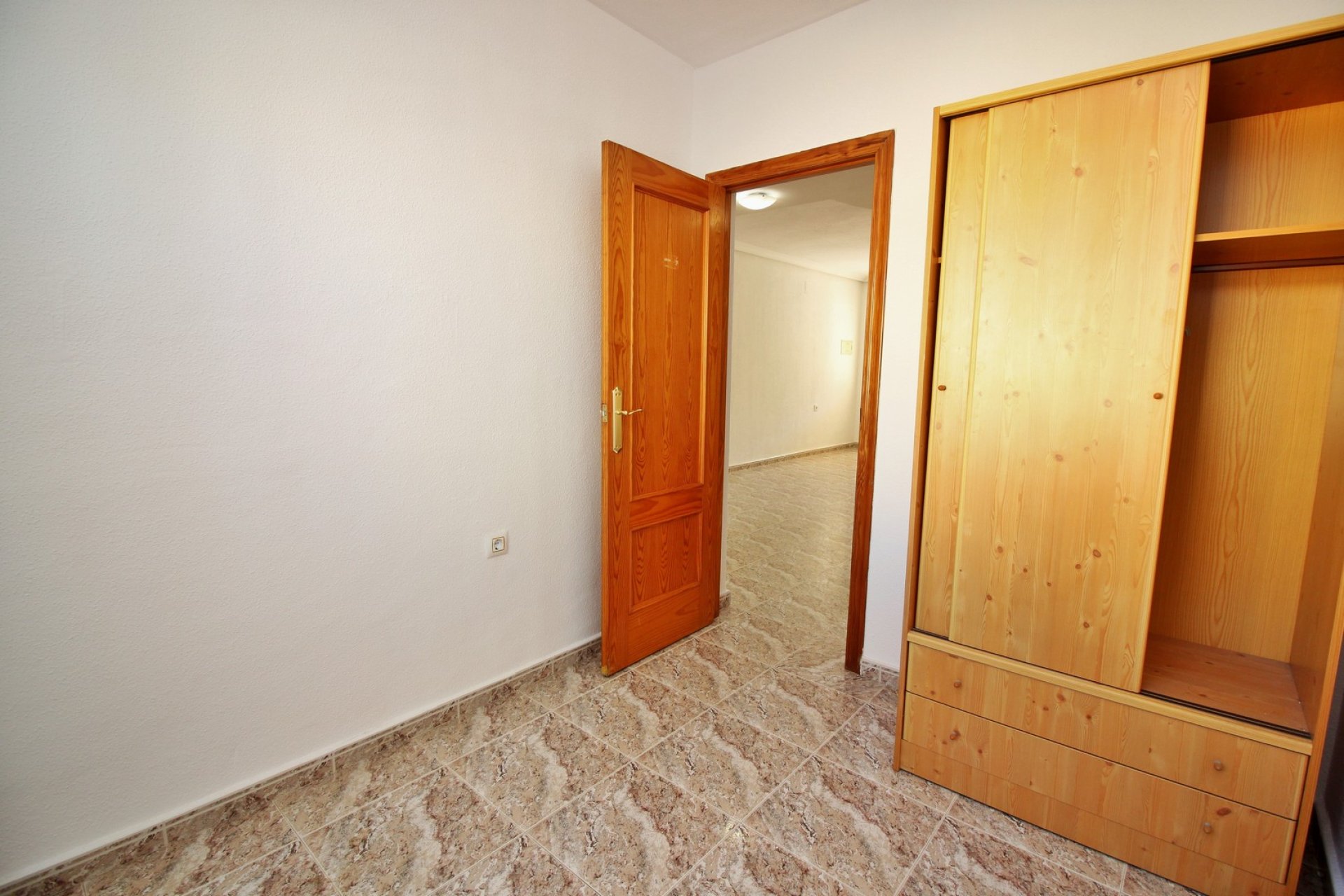 Resale - Townhouse -
Villamartin - Villamartín