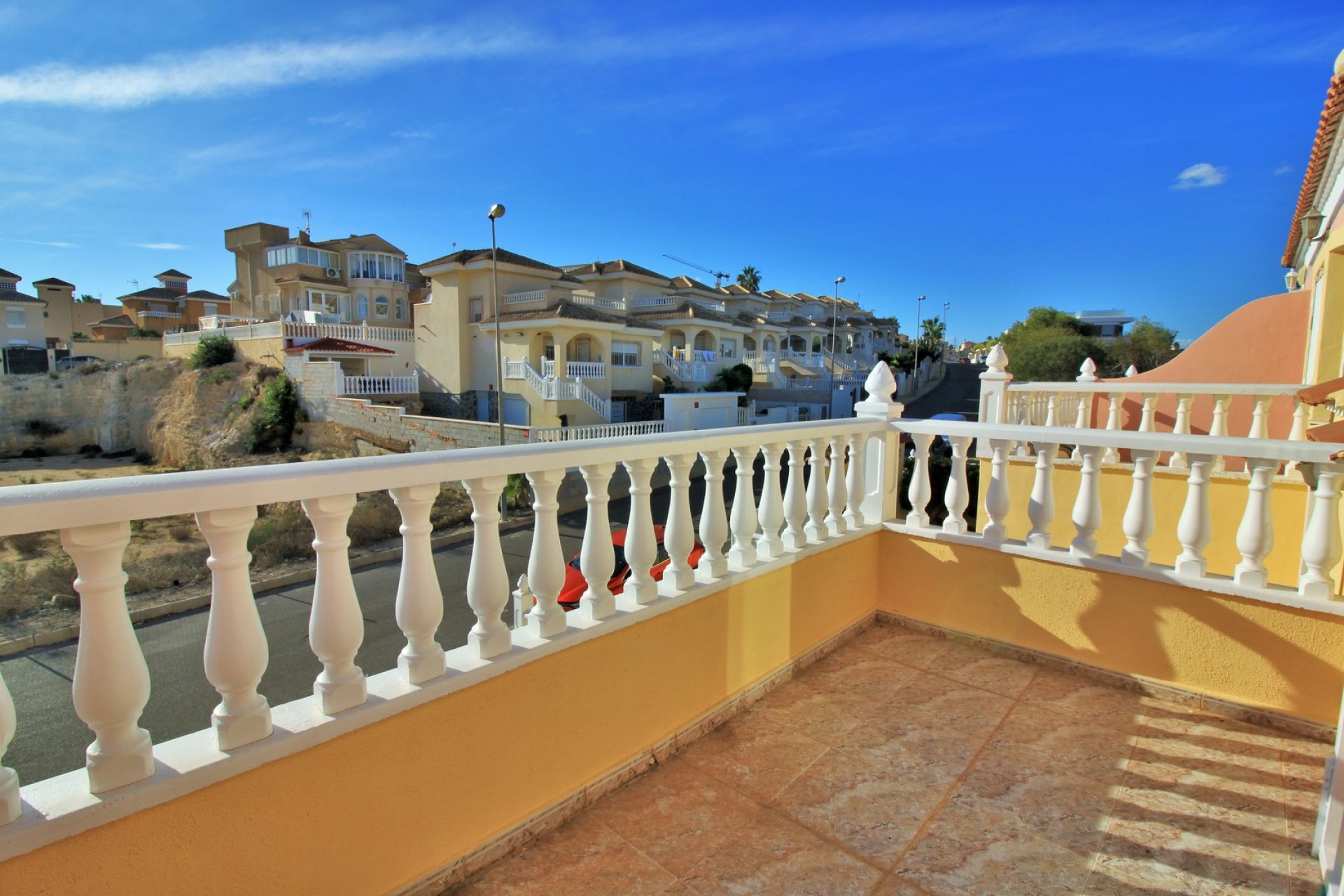 Resale - Townhouse -
Villamartin - Villamartín