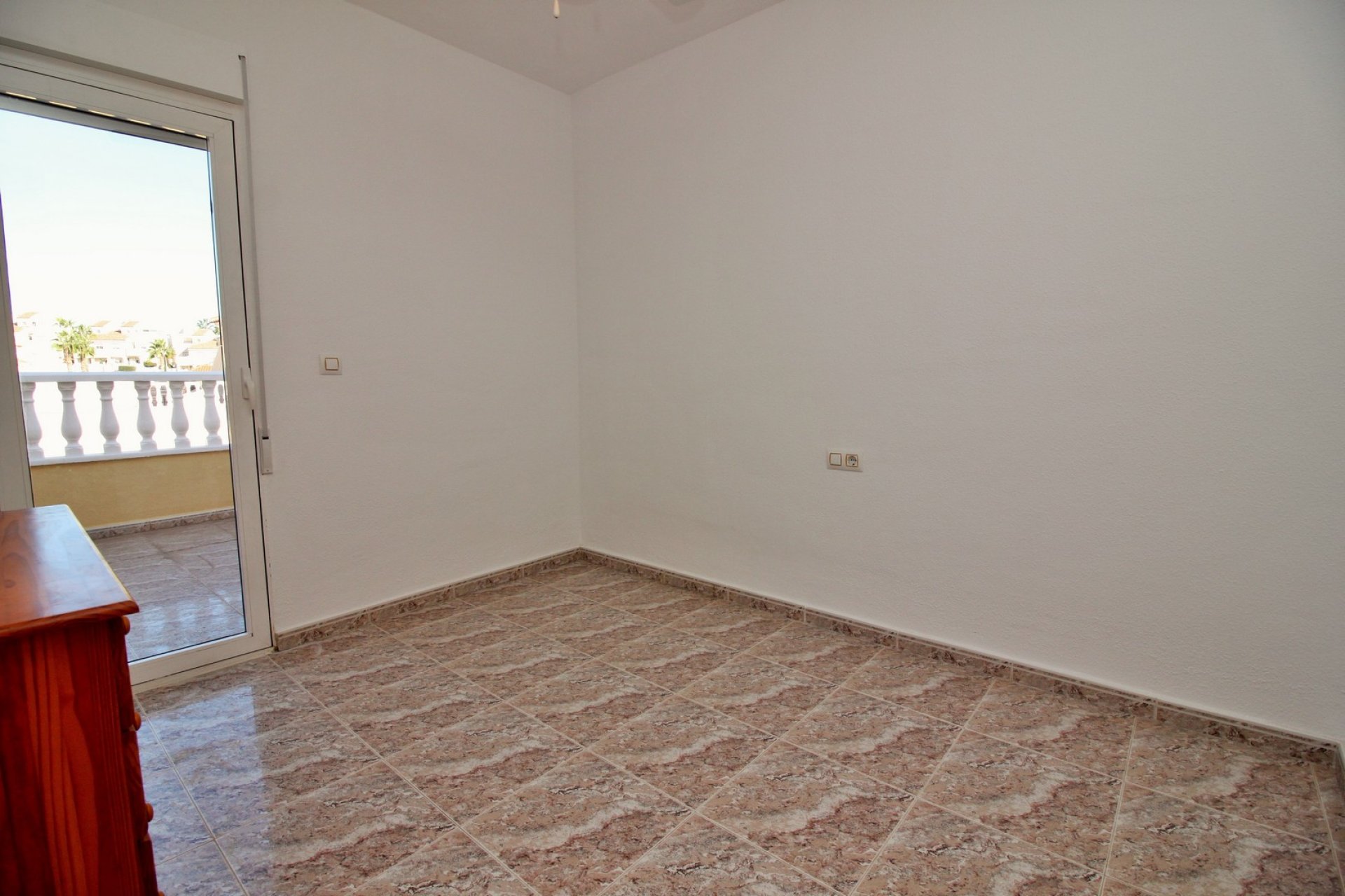 Resale - Townhouse -
Villamartin - Villamartín