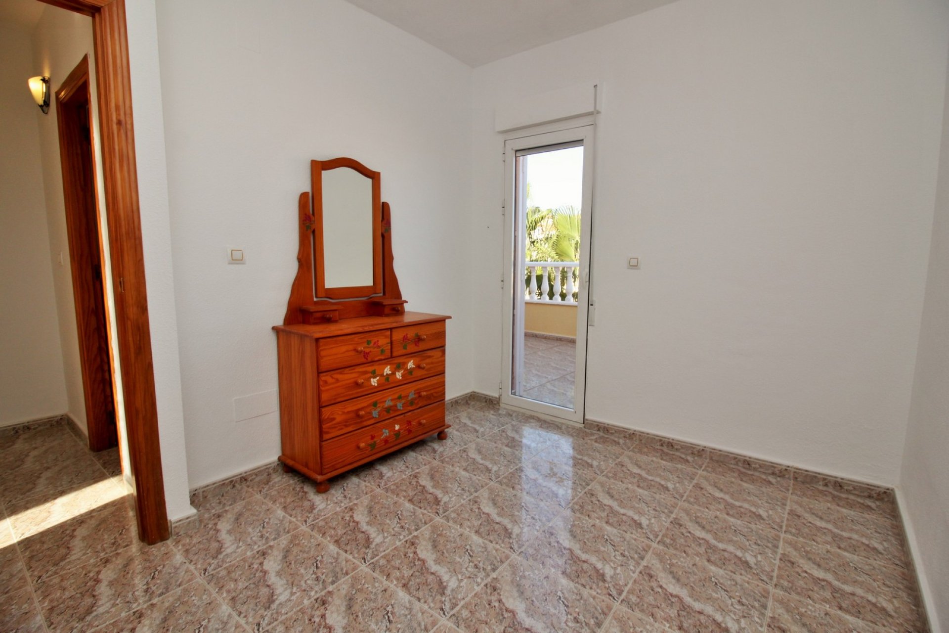 Resale - Townhouse -
Villamartin - Villamartín