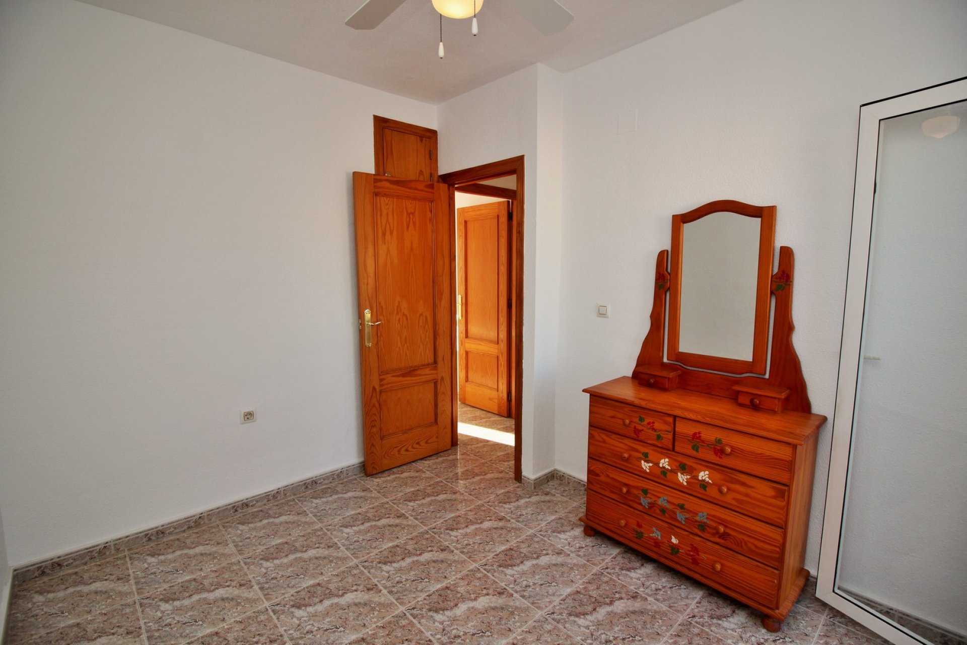 Resale - Townhouse -
Villamartin - Villamartín