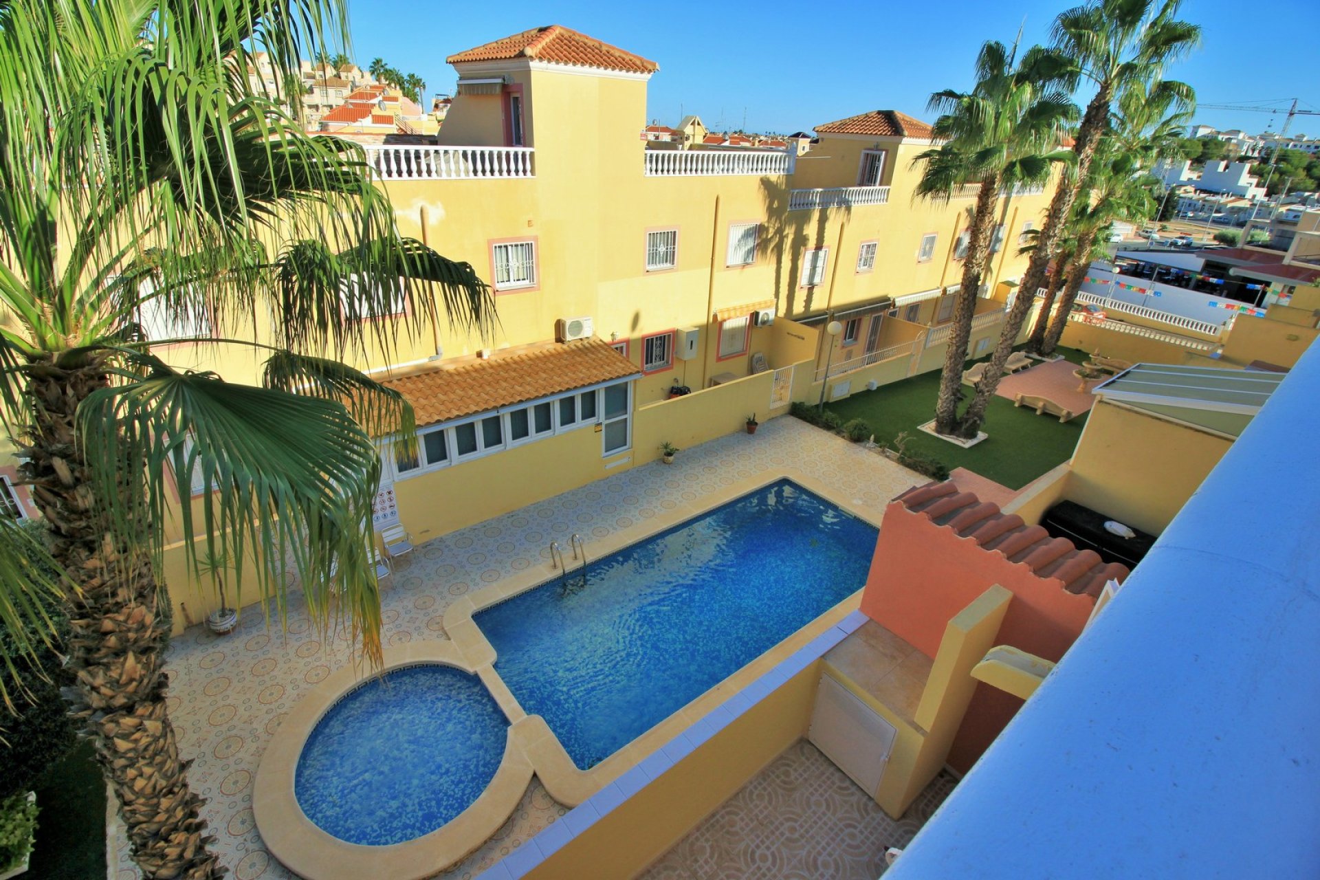 Resale - Townhouse -
Villamartin - Villamartín