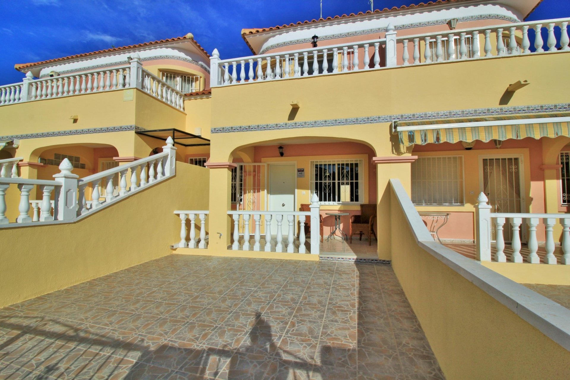 Resale - Townhouse -
Villamartin - Villamartín