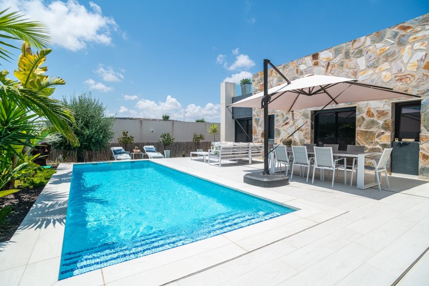 Resale - Villa -
Algorfa - La Finca Golf