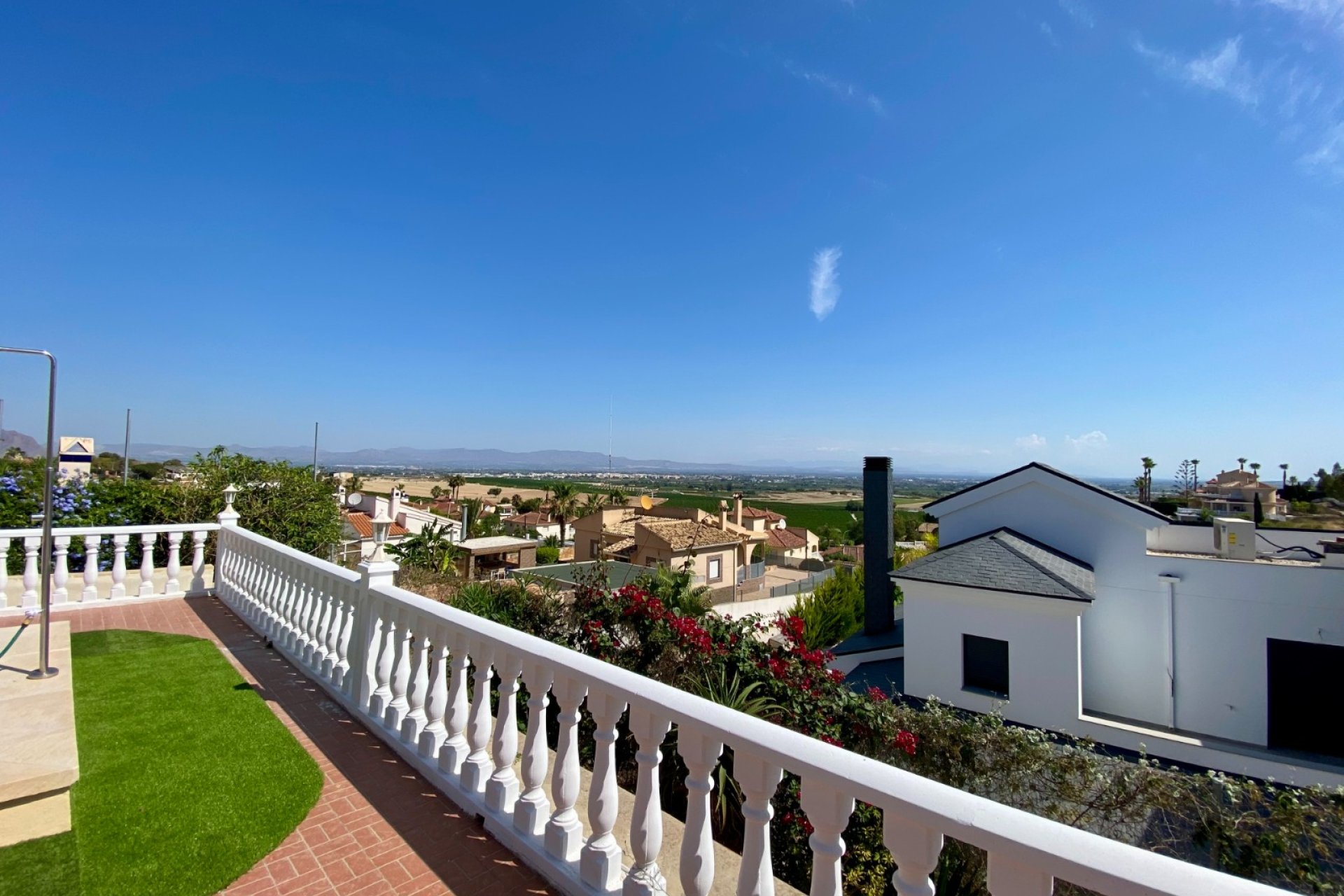 Resale - Villa -
Algorfa - Lomas De La Juliana