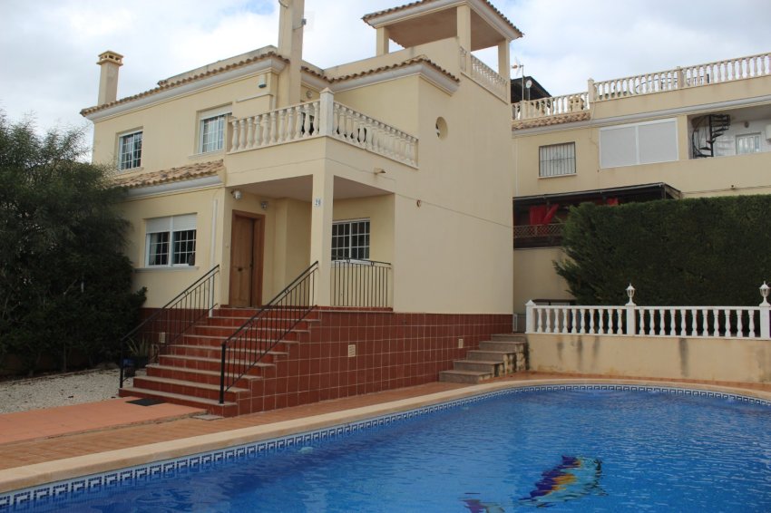 Resale - Villa -
Algorfa - Montemar