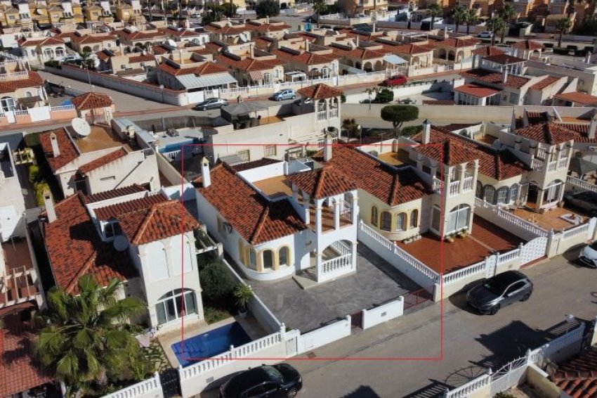 Resale - Villa -
Algorfa