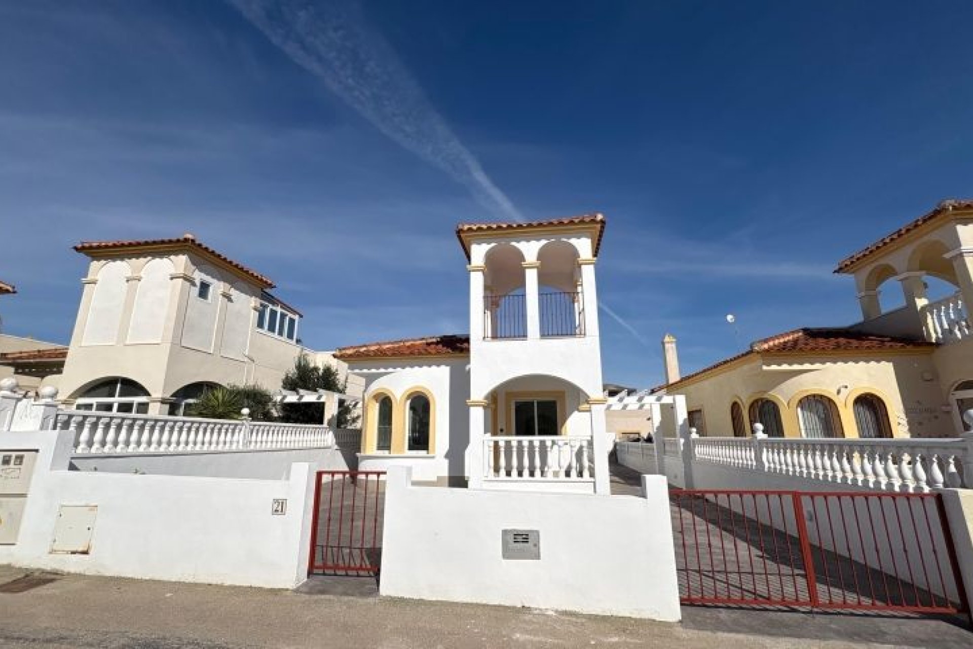 Resale - Villa -
Algorfa
